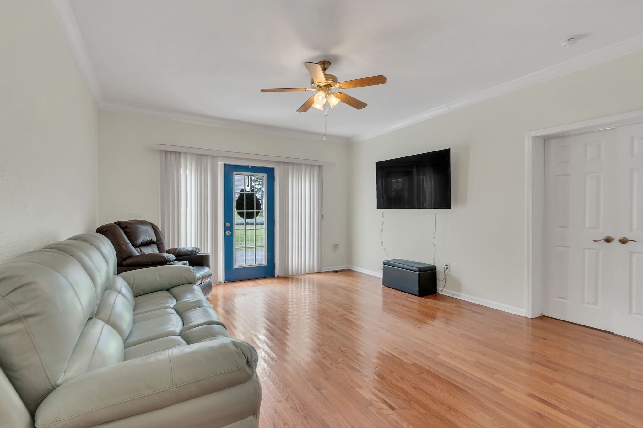 4595 Chestnut Ridge Rd