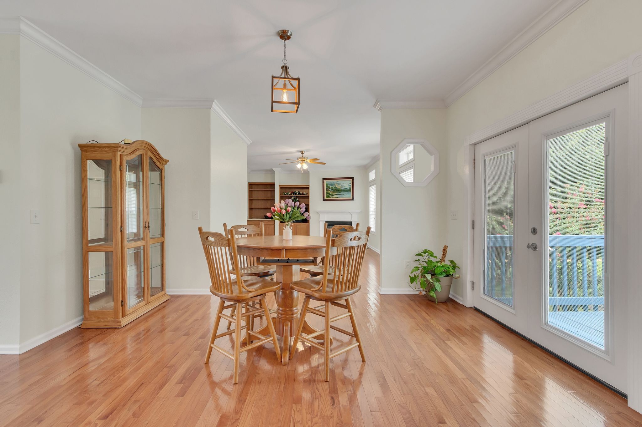 4595 Chestnut Ridge Rd