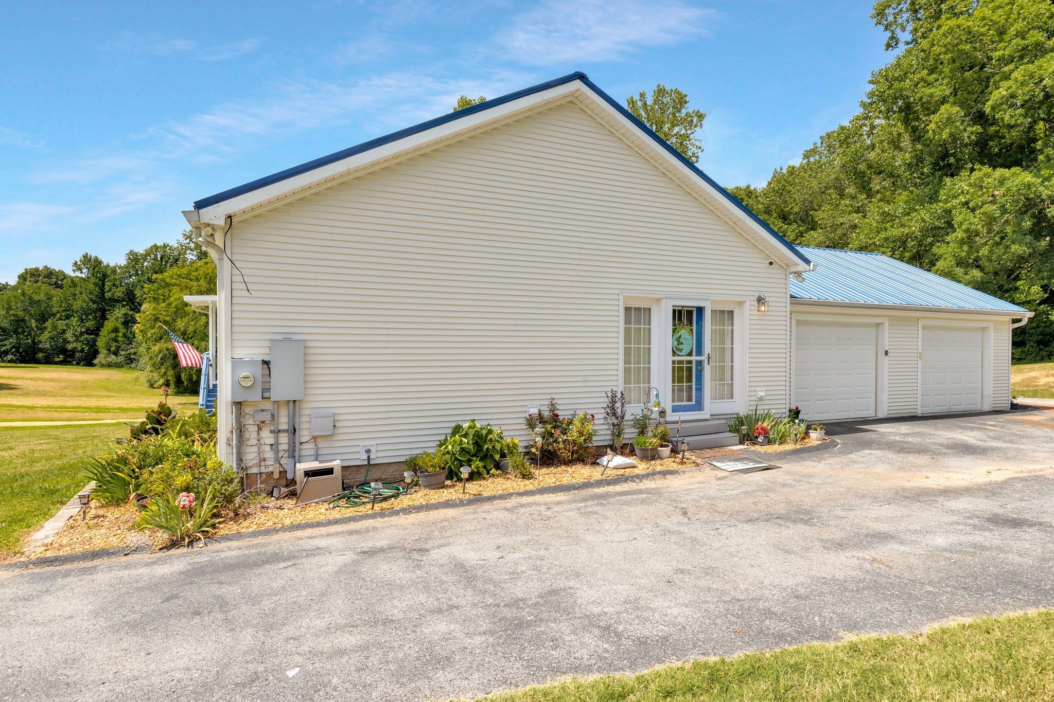 4595 Chestnut Ridge Rd