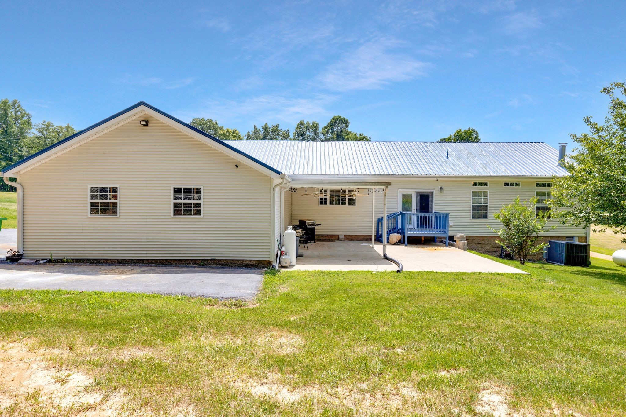 4595 Chestnut Ridge Rd