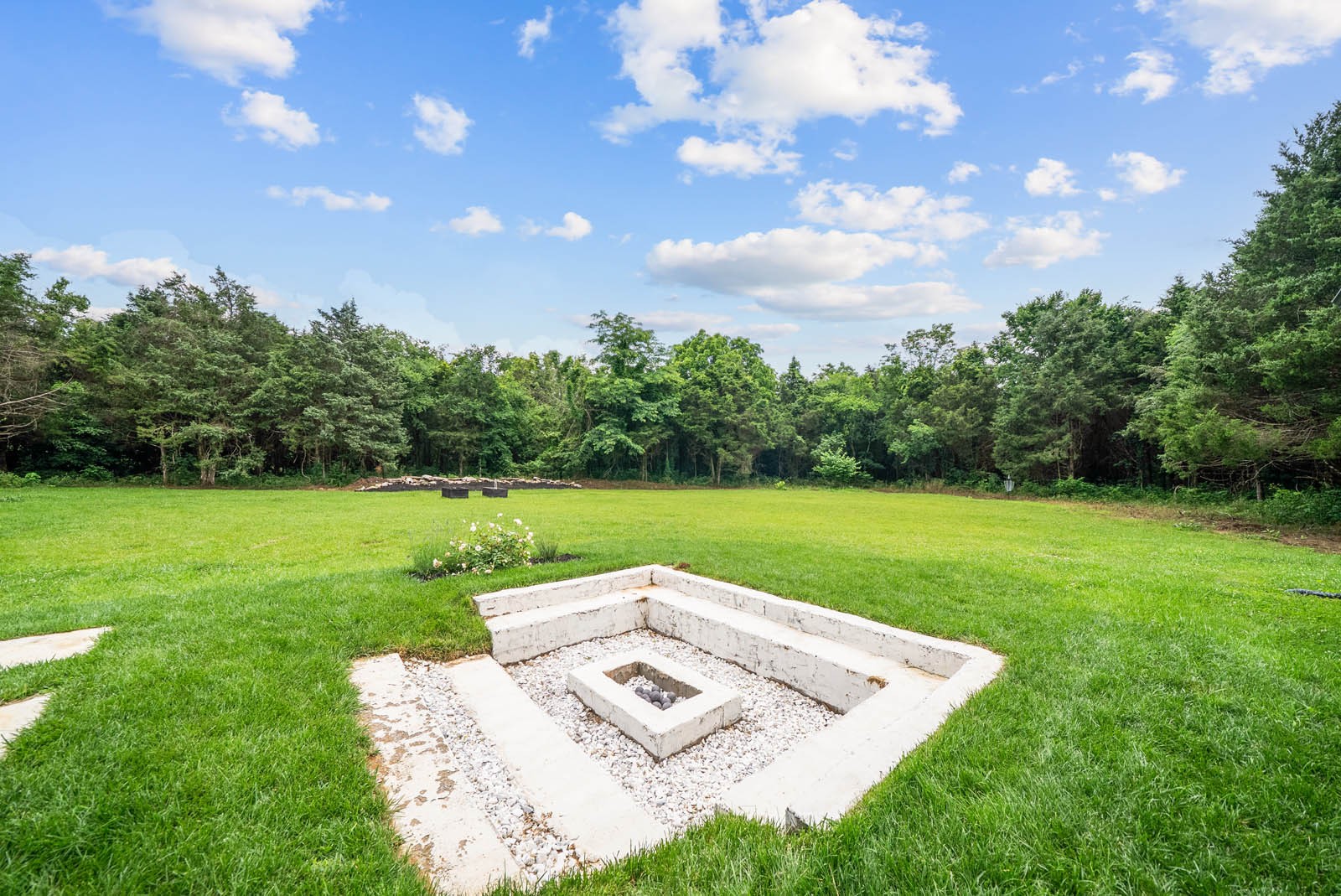 1240 John Windrow Rd