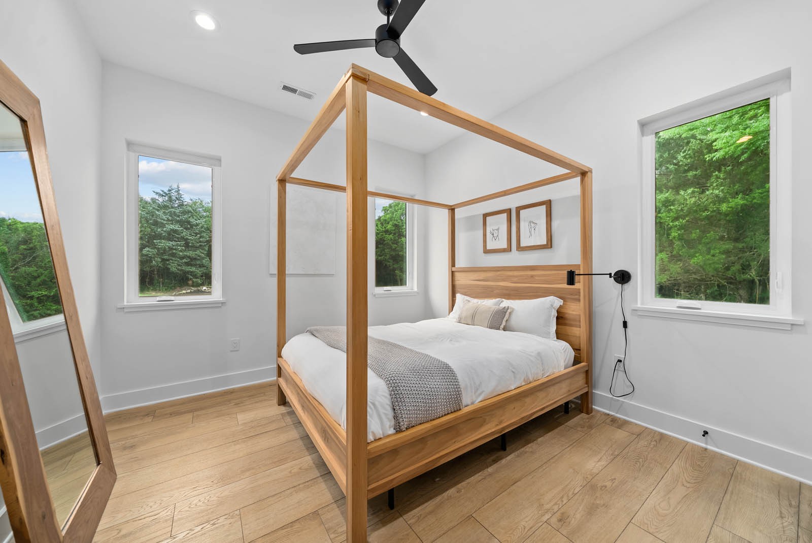 1240 John Windrow Rd