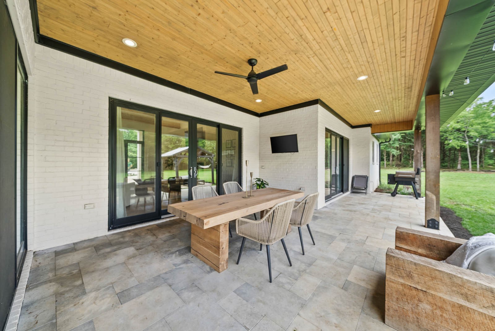 1240 John Windrow Rd