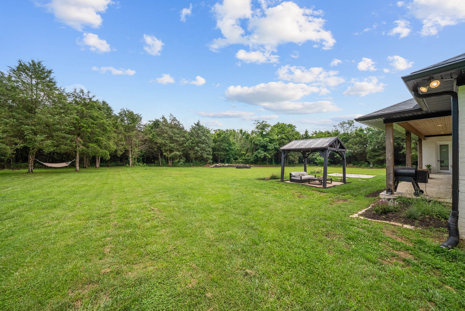 1240 John Windrow Rd