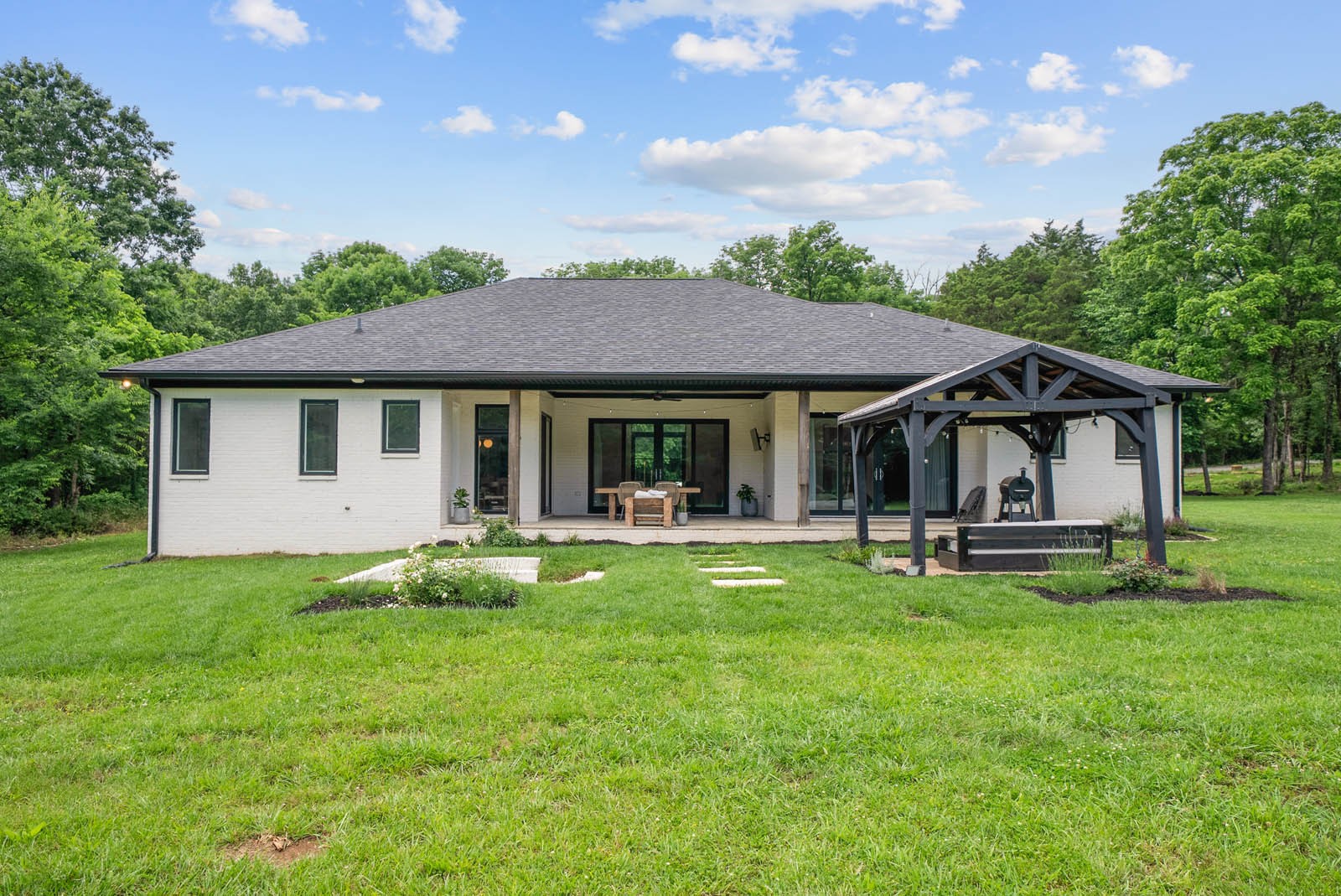 1240 John Windrow Rd