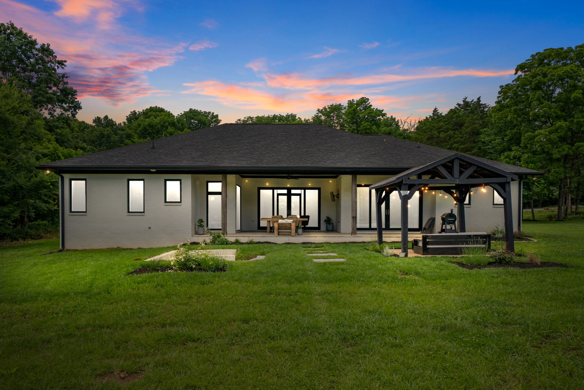 1240 John Windrow Rd