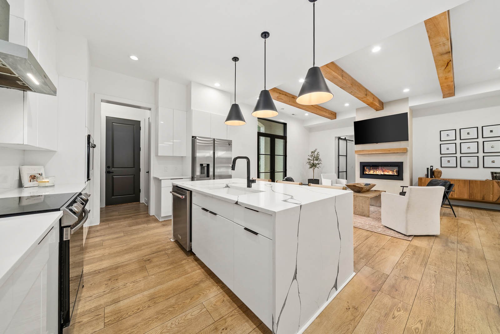 1240 John Windrow Rd