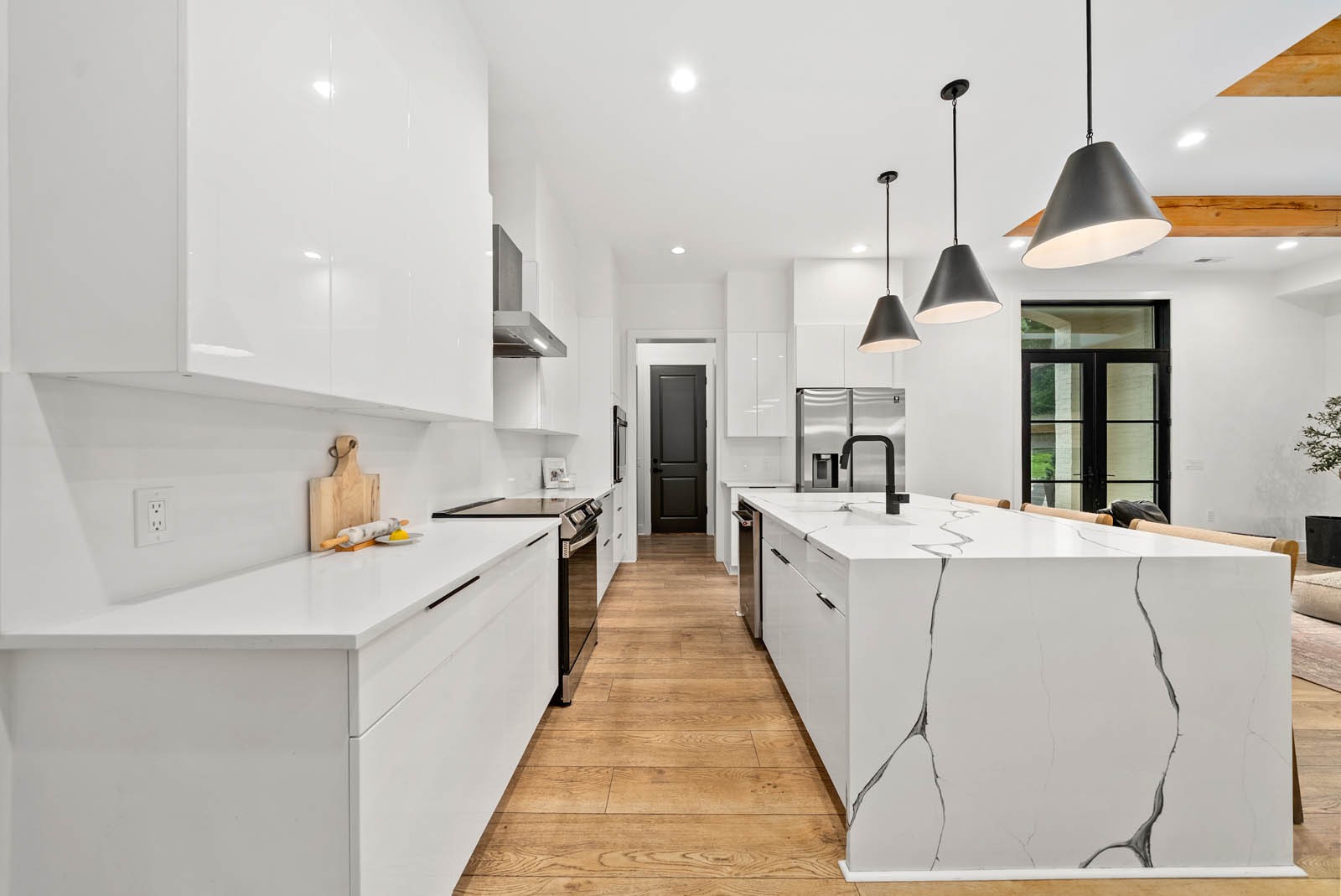 1240 John Windrow Rd