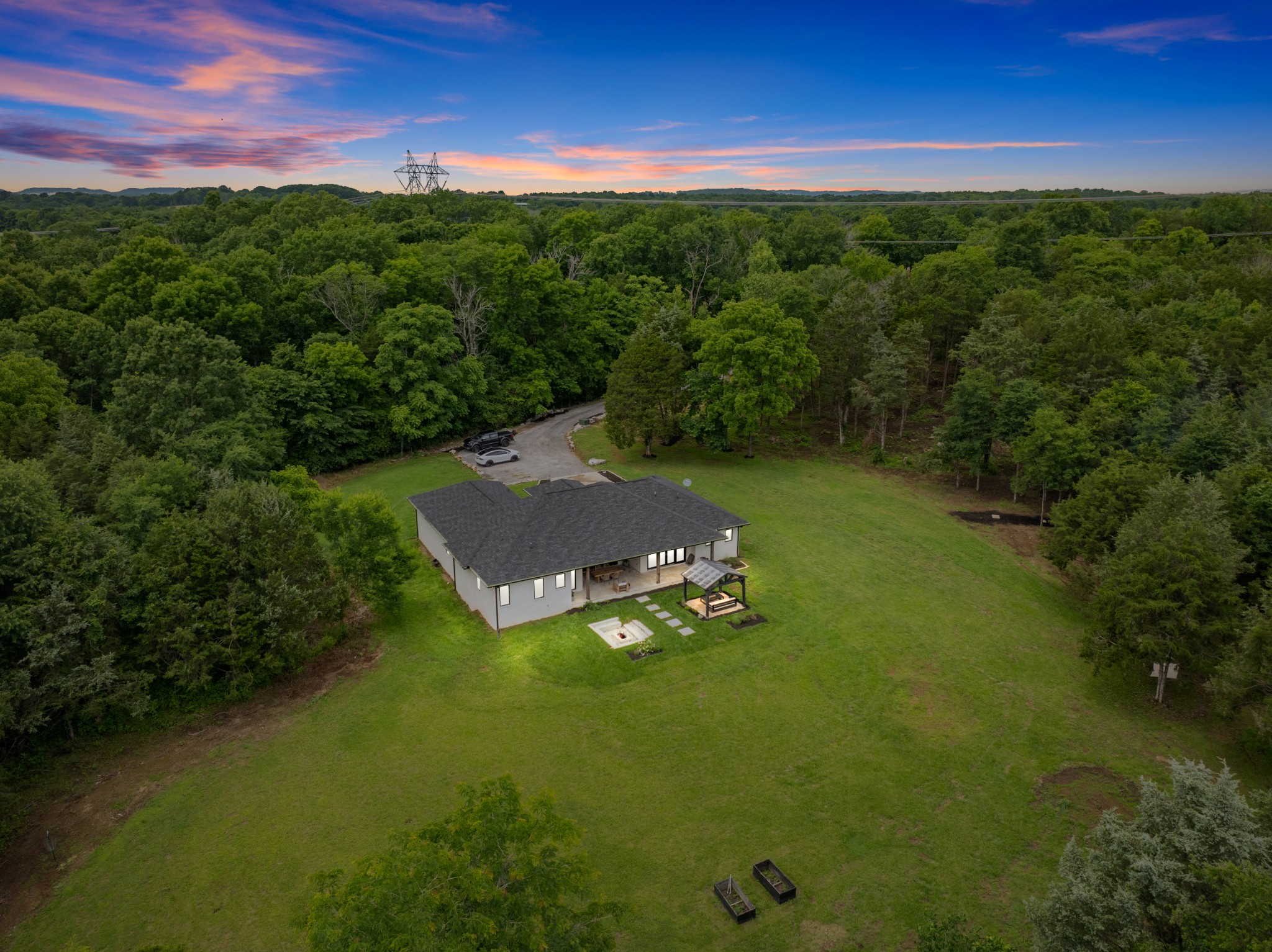 1240 John Windrow Rd