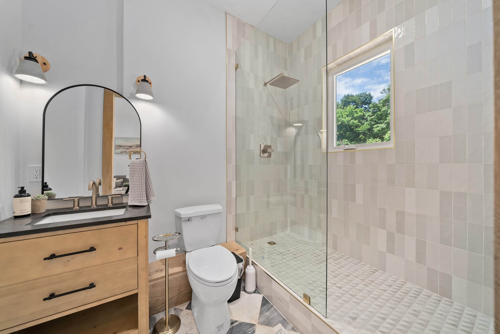 1240 John Windrow Rd