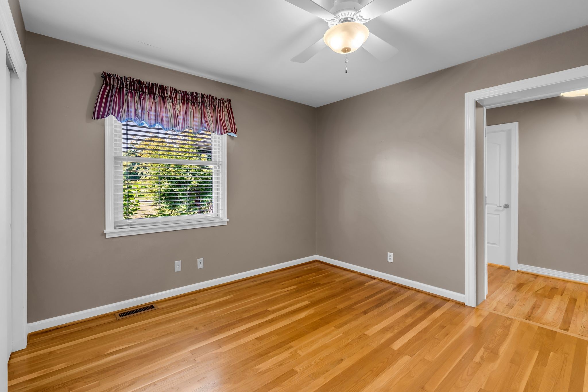 101 Cedarwood Dr