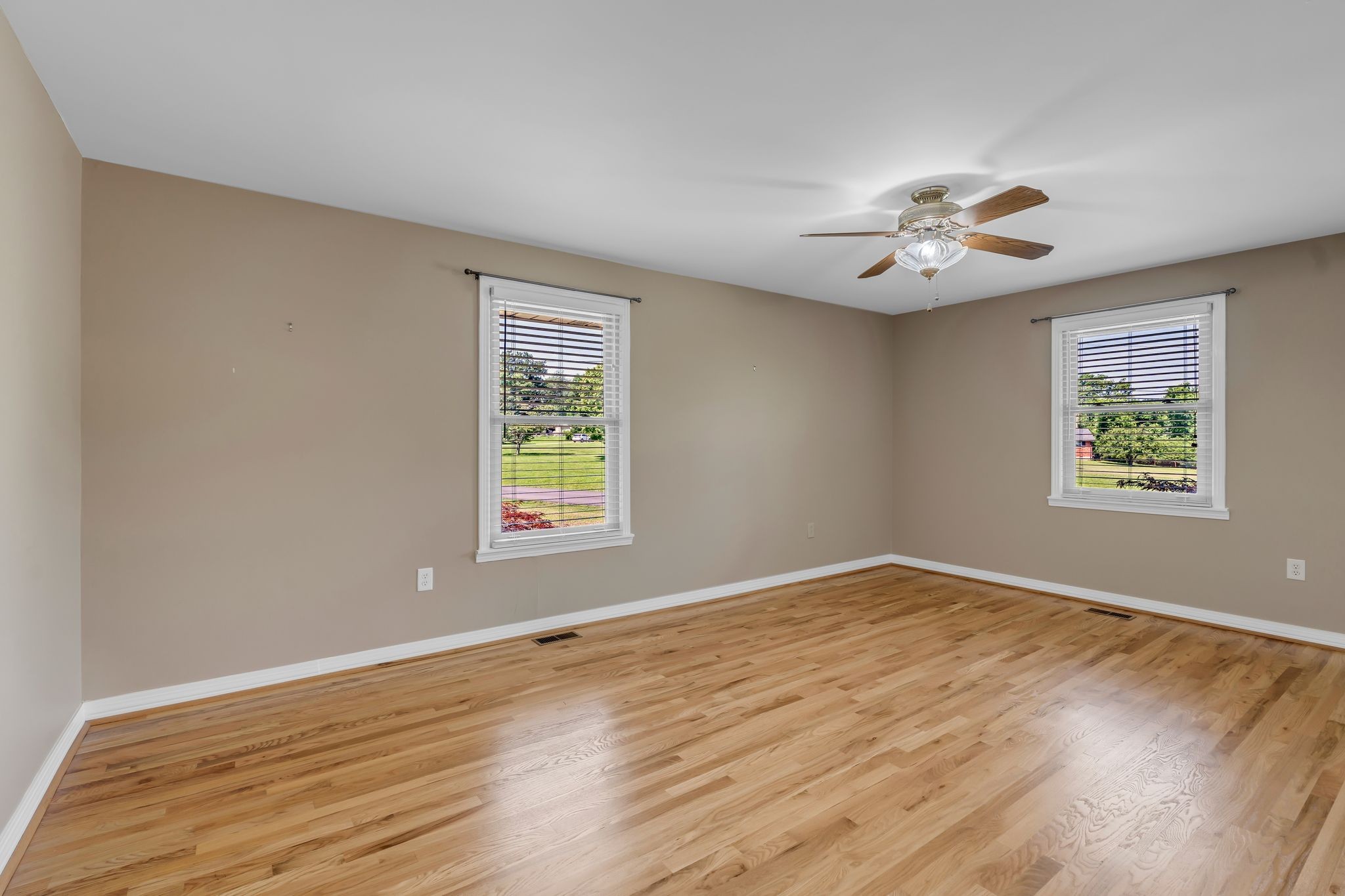 101 Cedarwood Dr