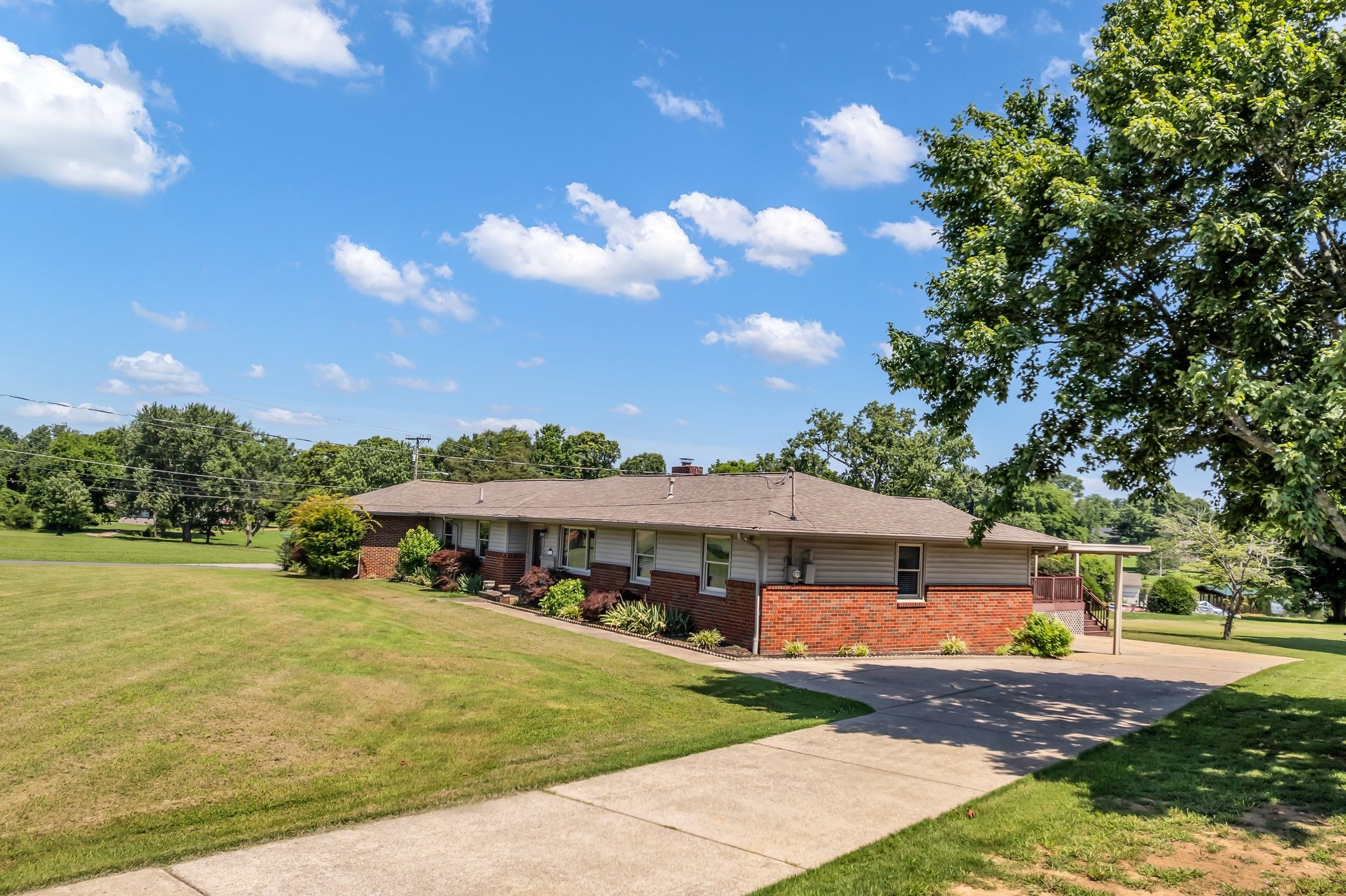 101 Cedarwood Dr