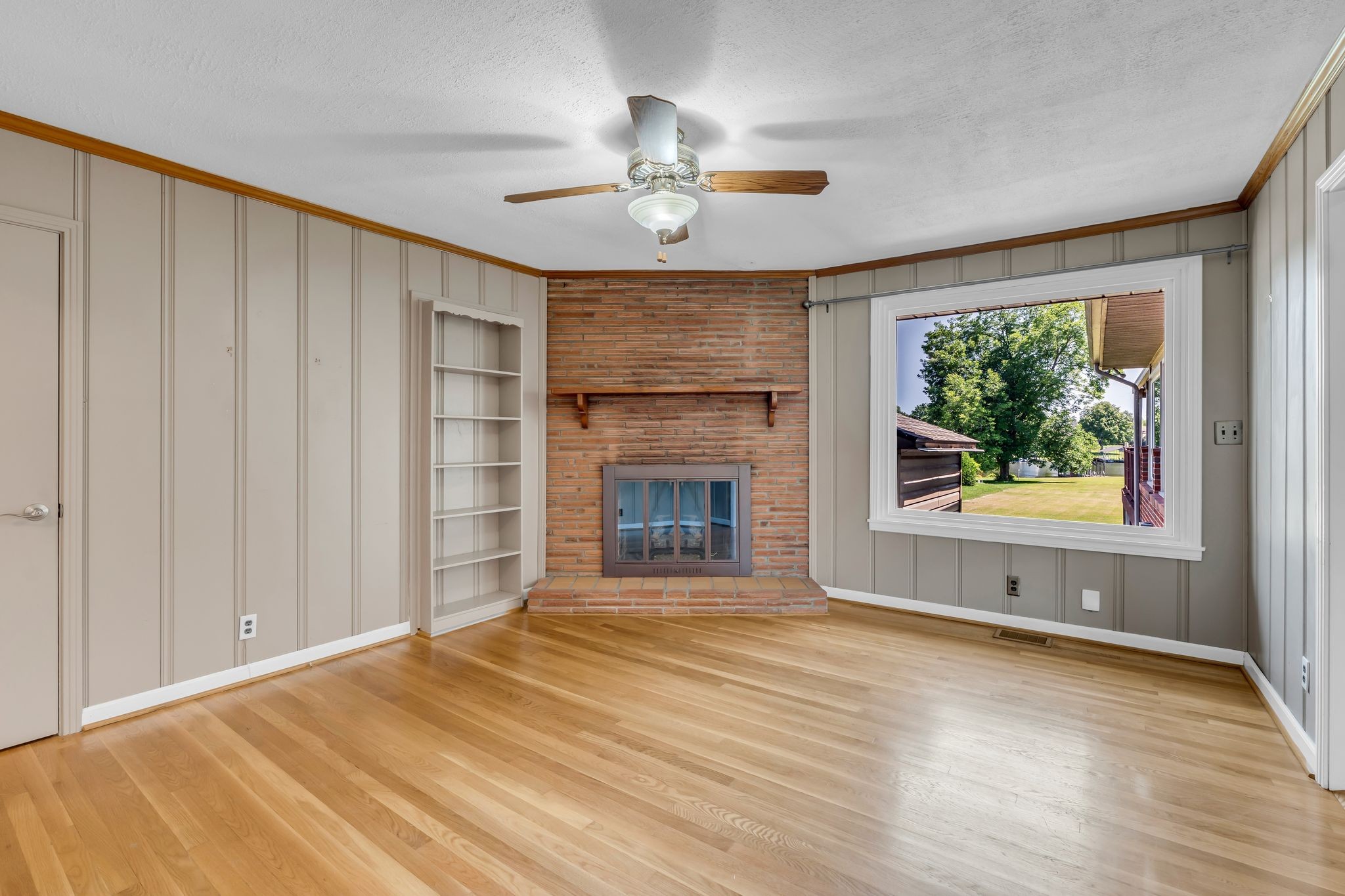 101 Cedarwood Dr