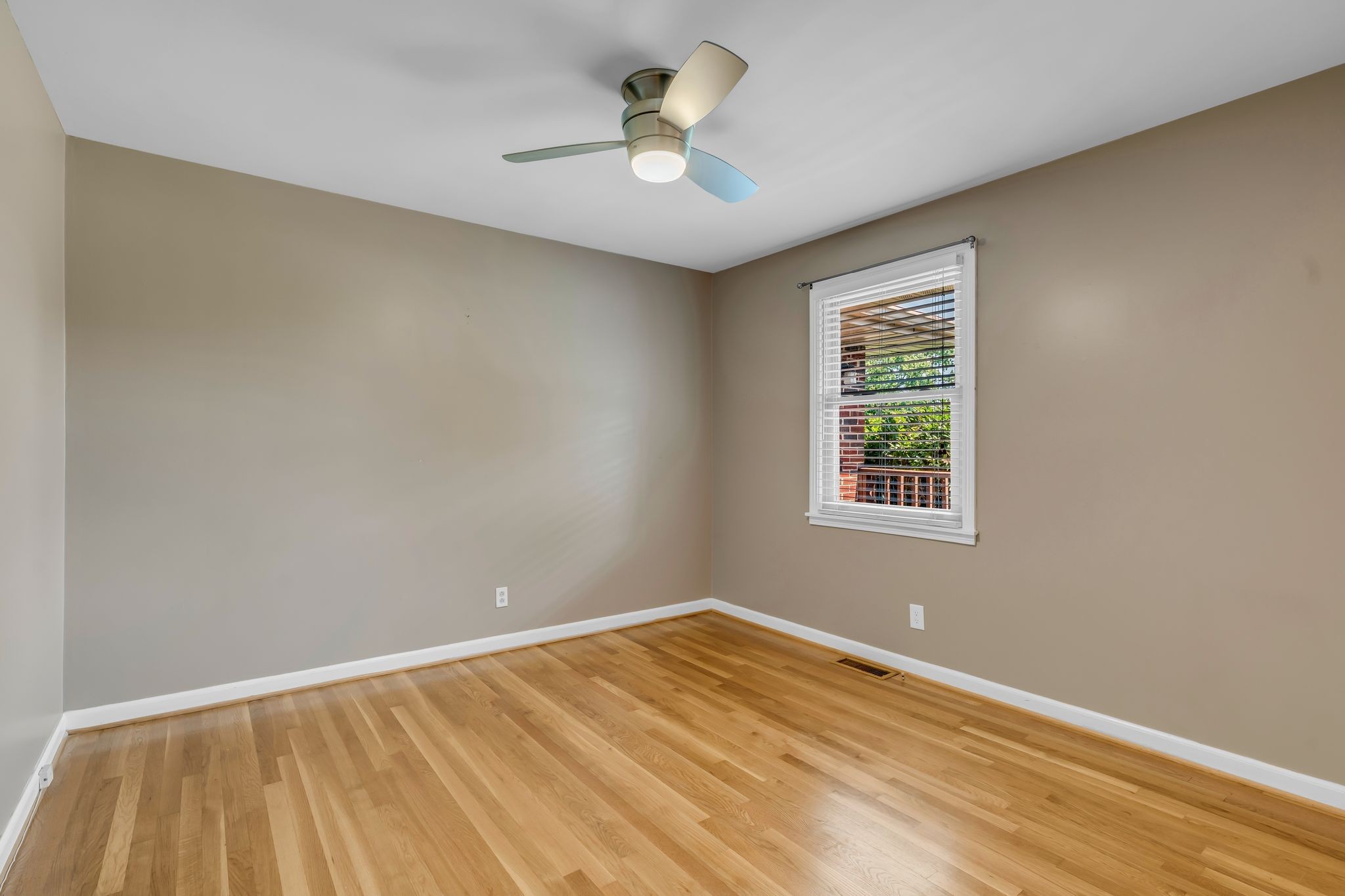 101 Cedarwood Dr