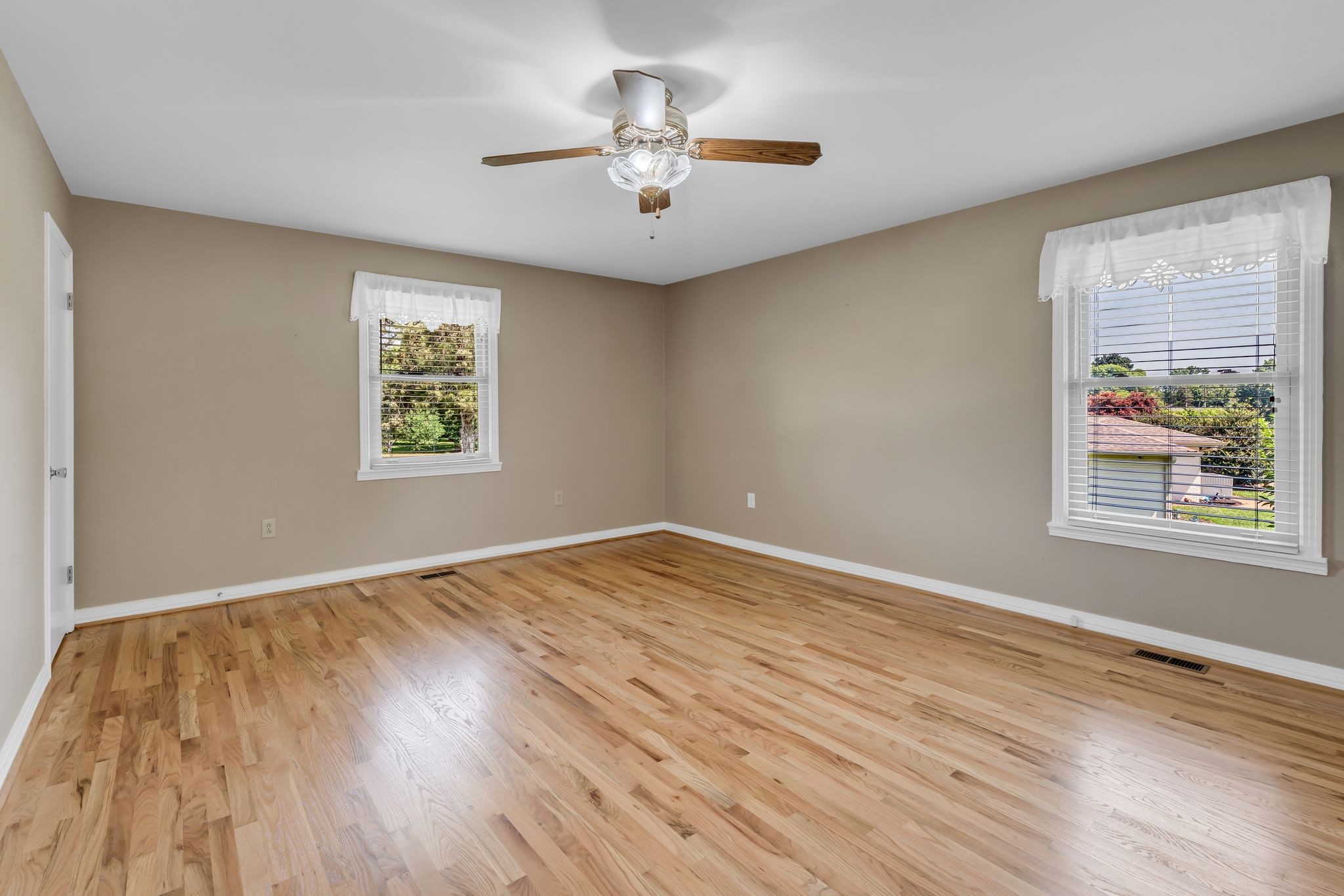 101 Cedarwood Dr