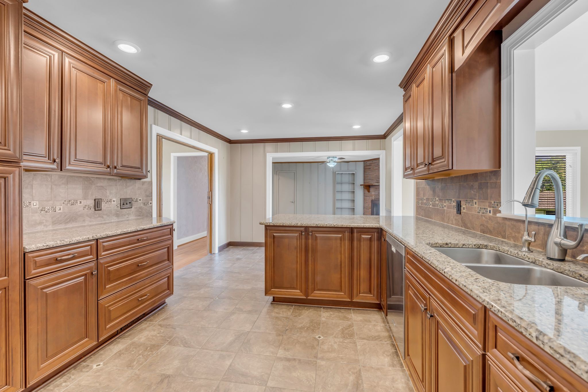 101 Cedarwood Dr