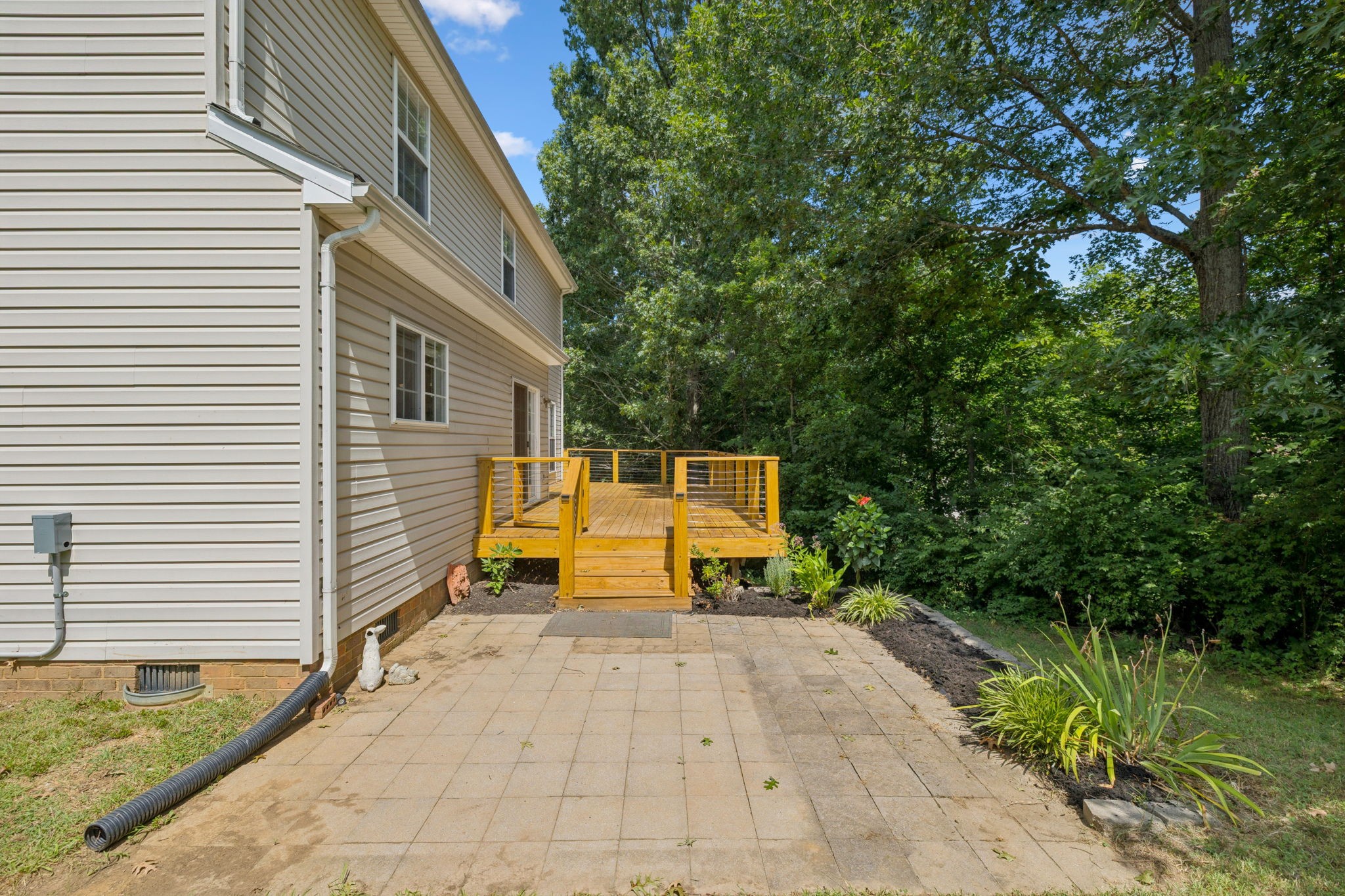 7404 Kreitner Dr