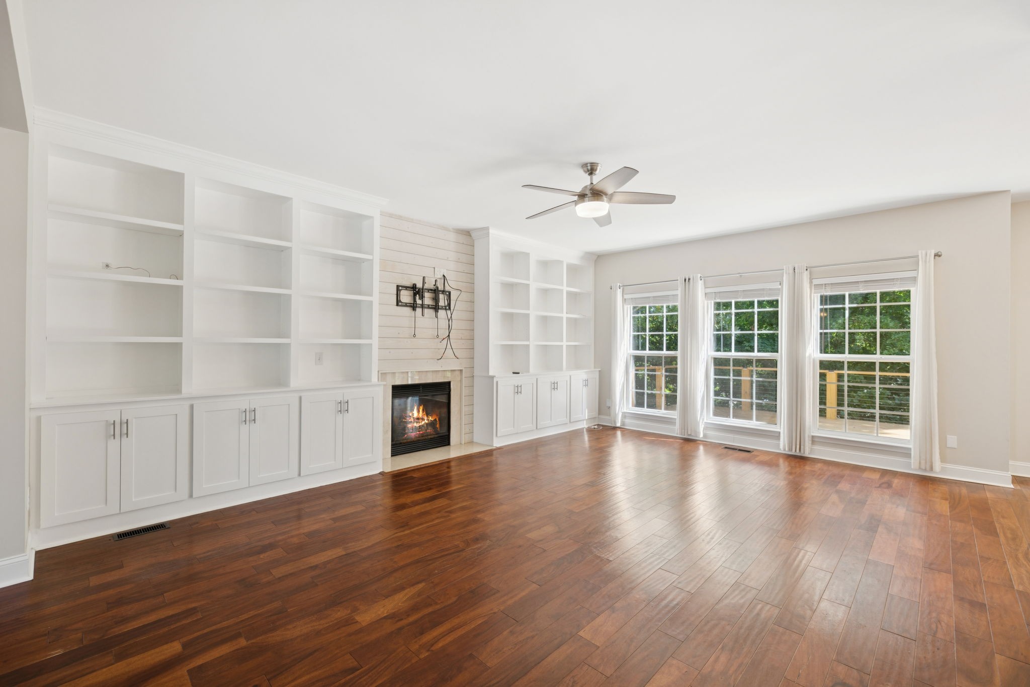 7404 Kreitner Dr
