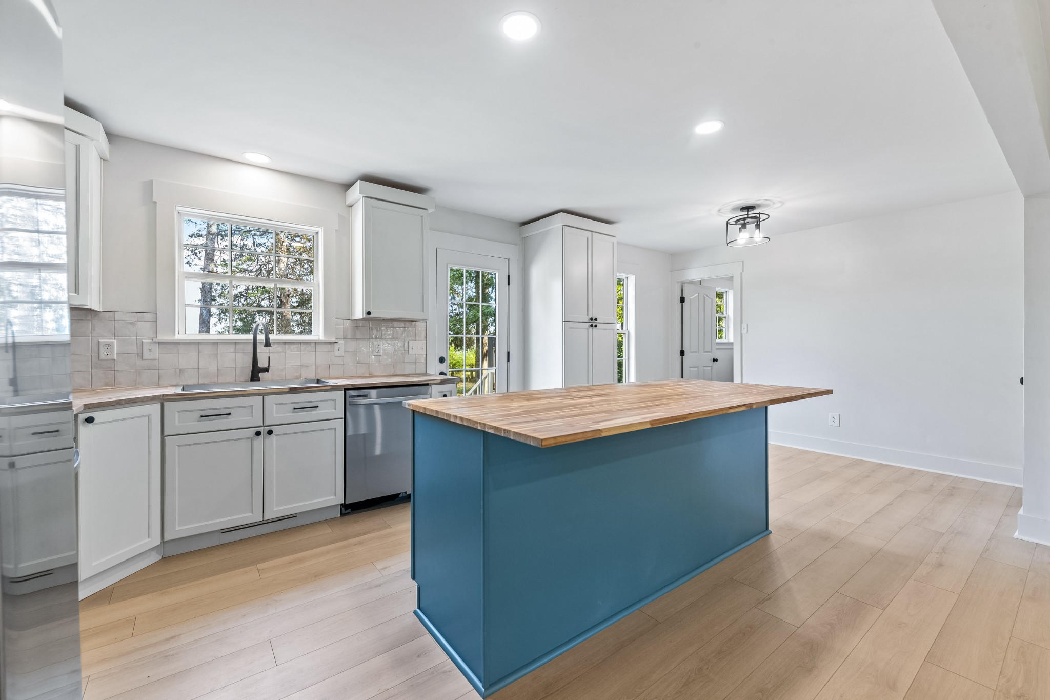 4757 Wildberry Ln