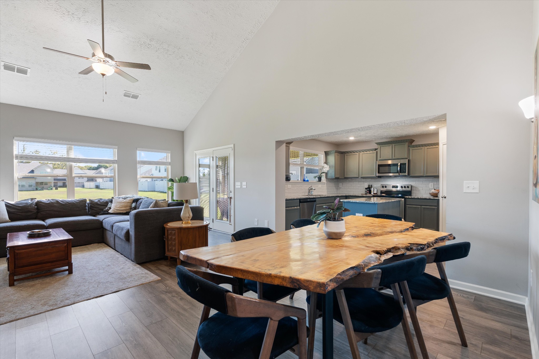 320 Longhorn Dr