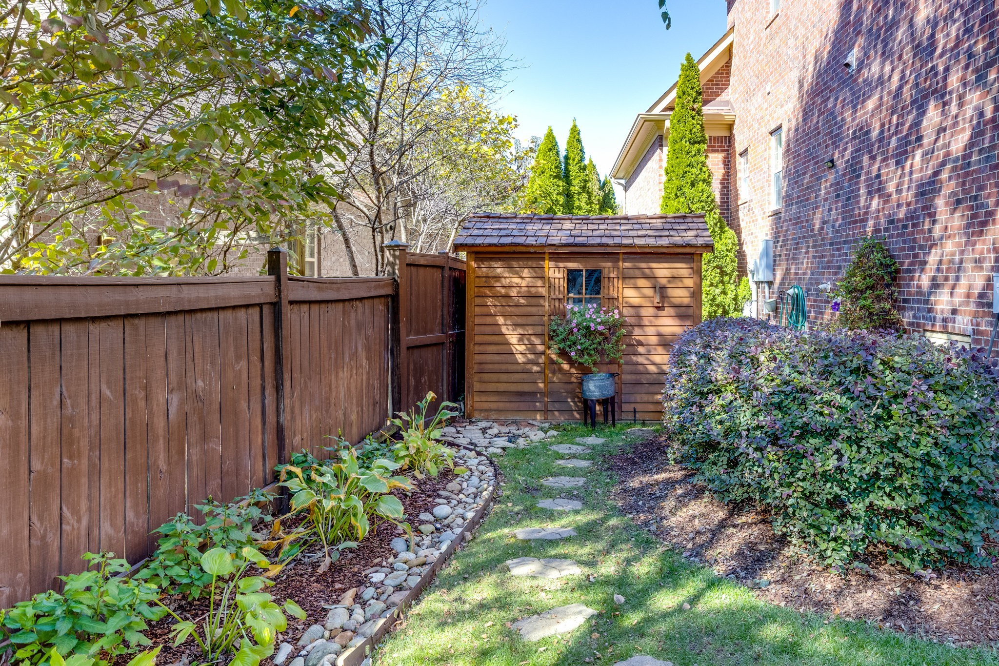 228 Valley Bend Dr