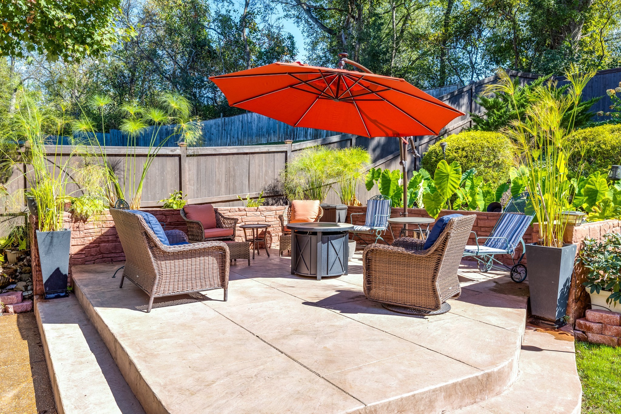228 Valley Bend Dr