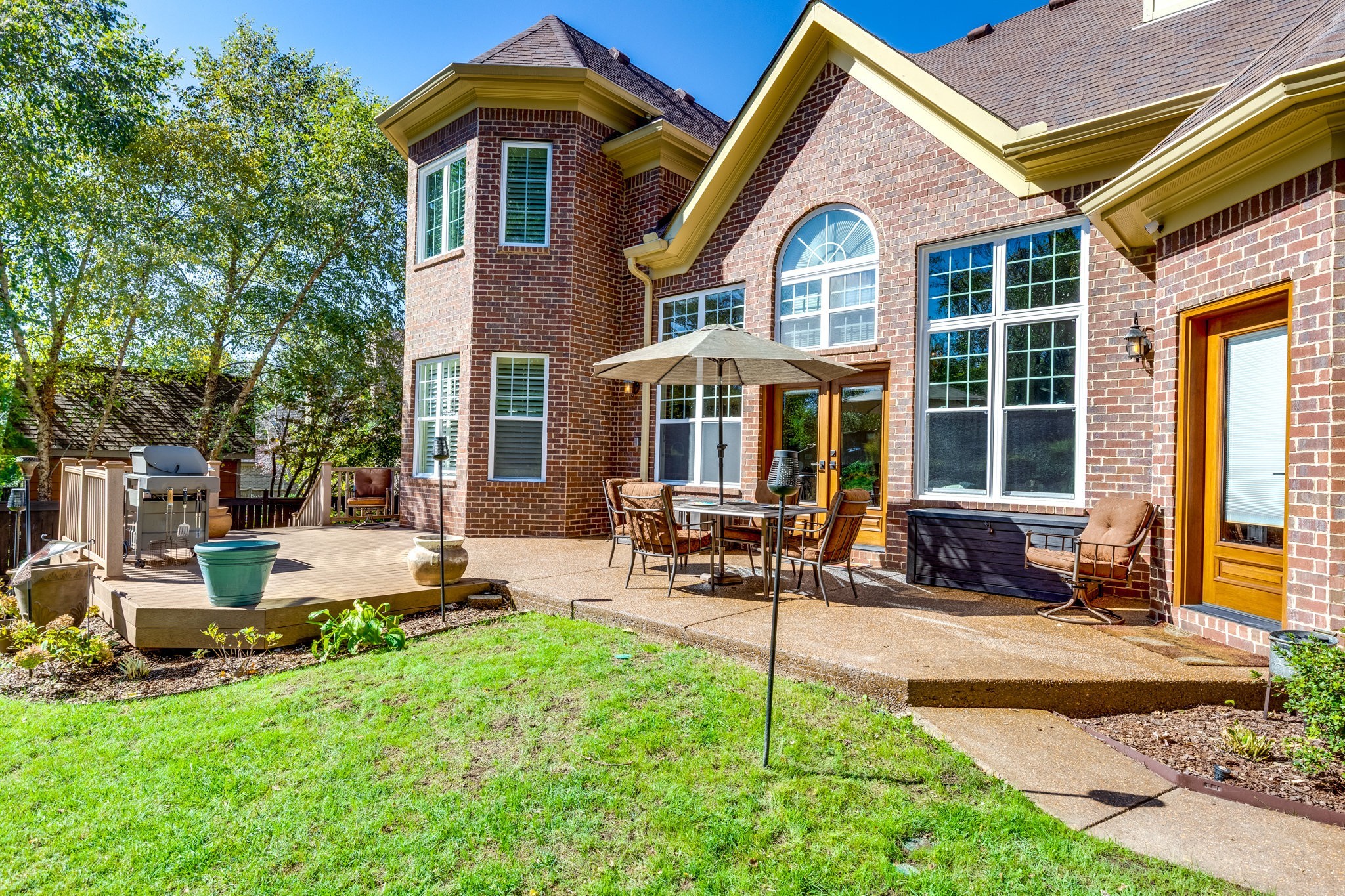 228 Valley Bend Dr
