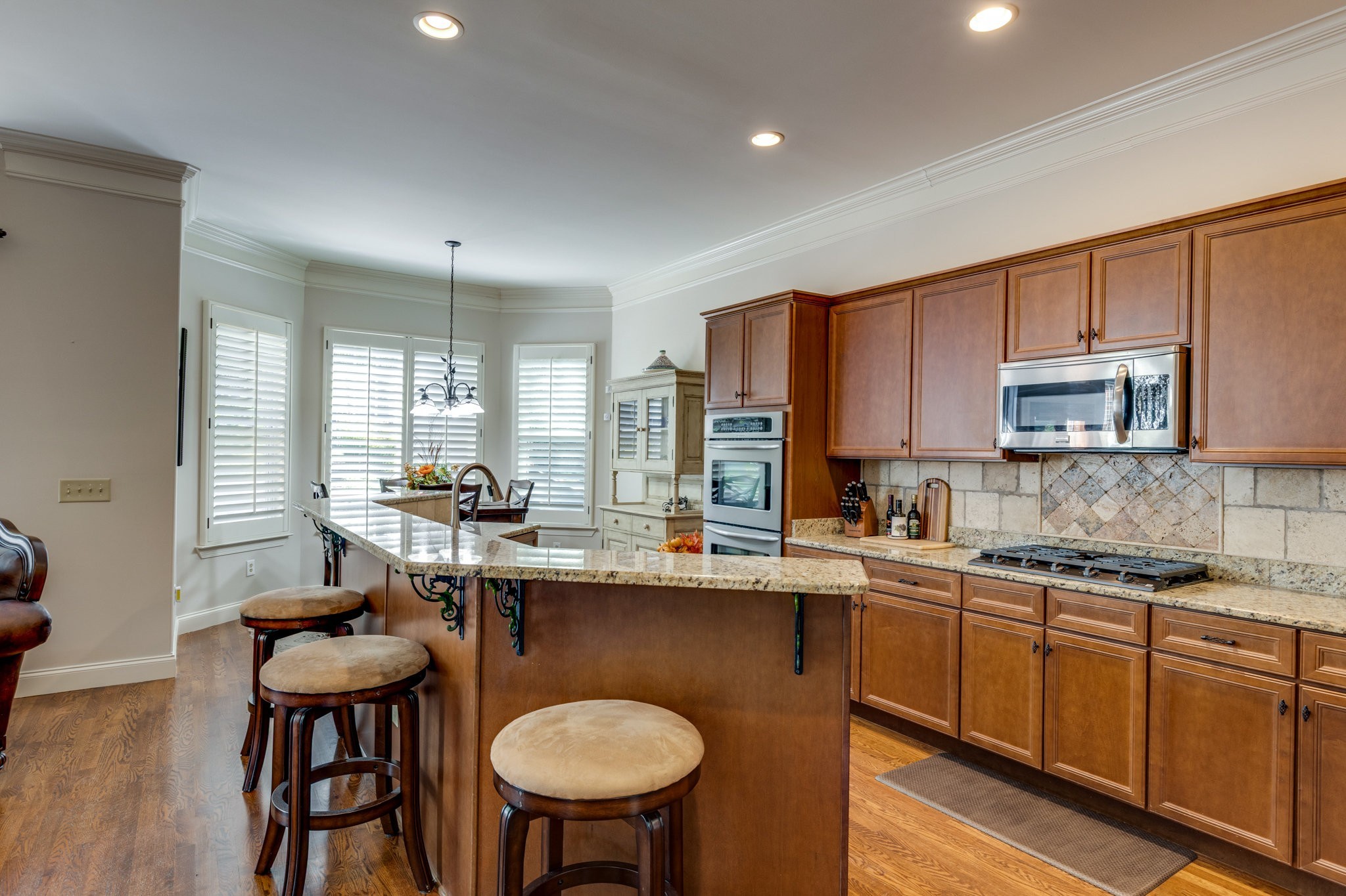 228 Valley Bend Dr