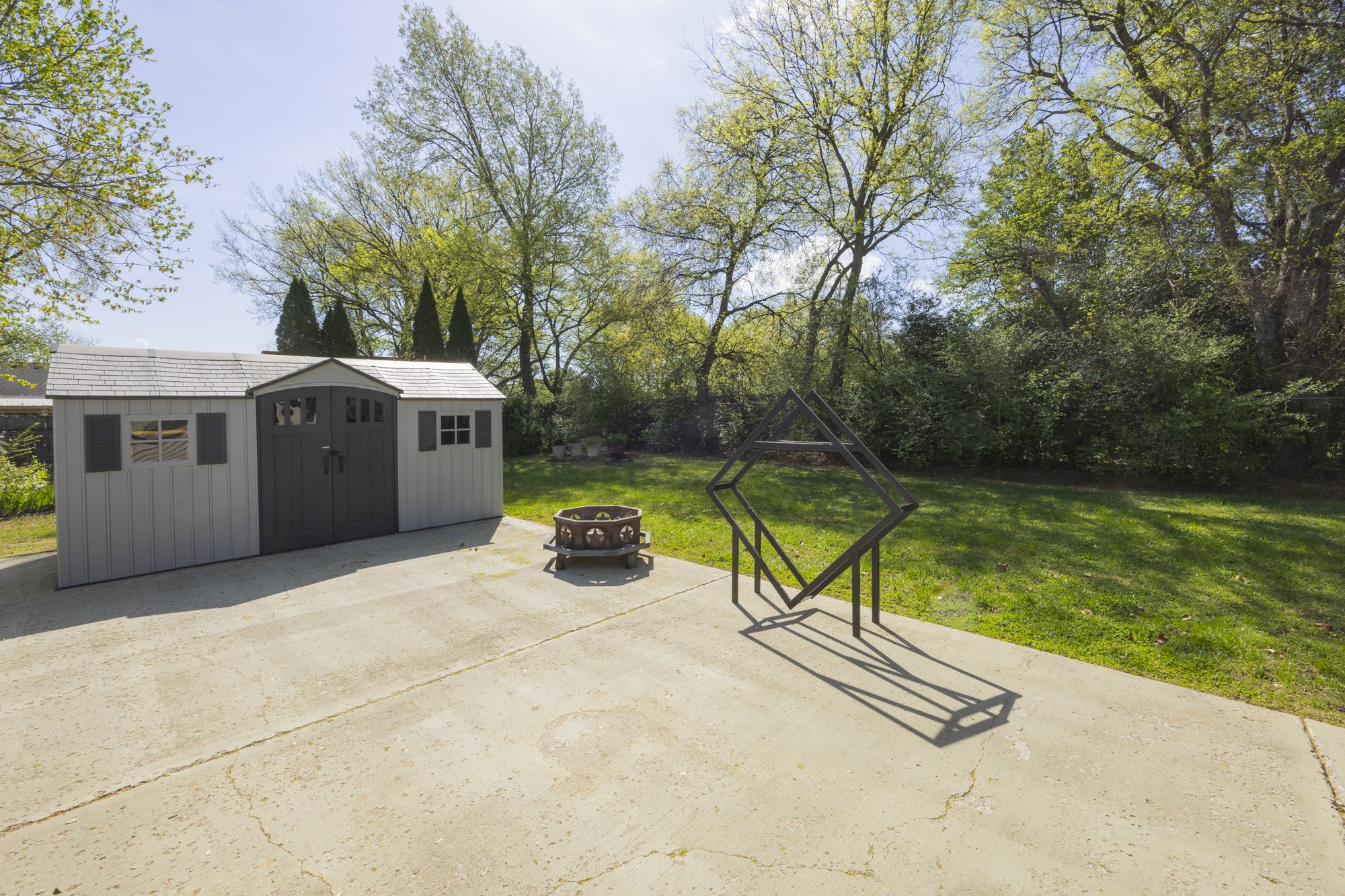 3533 Lehigh Dr