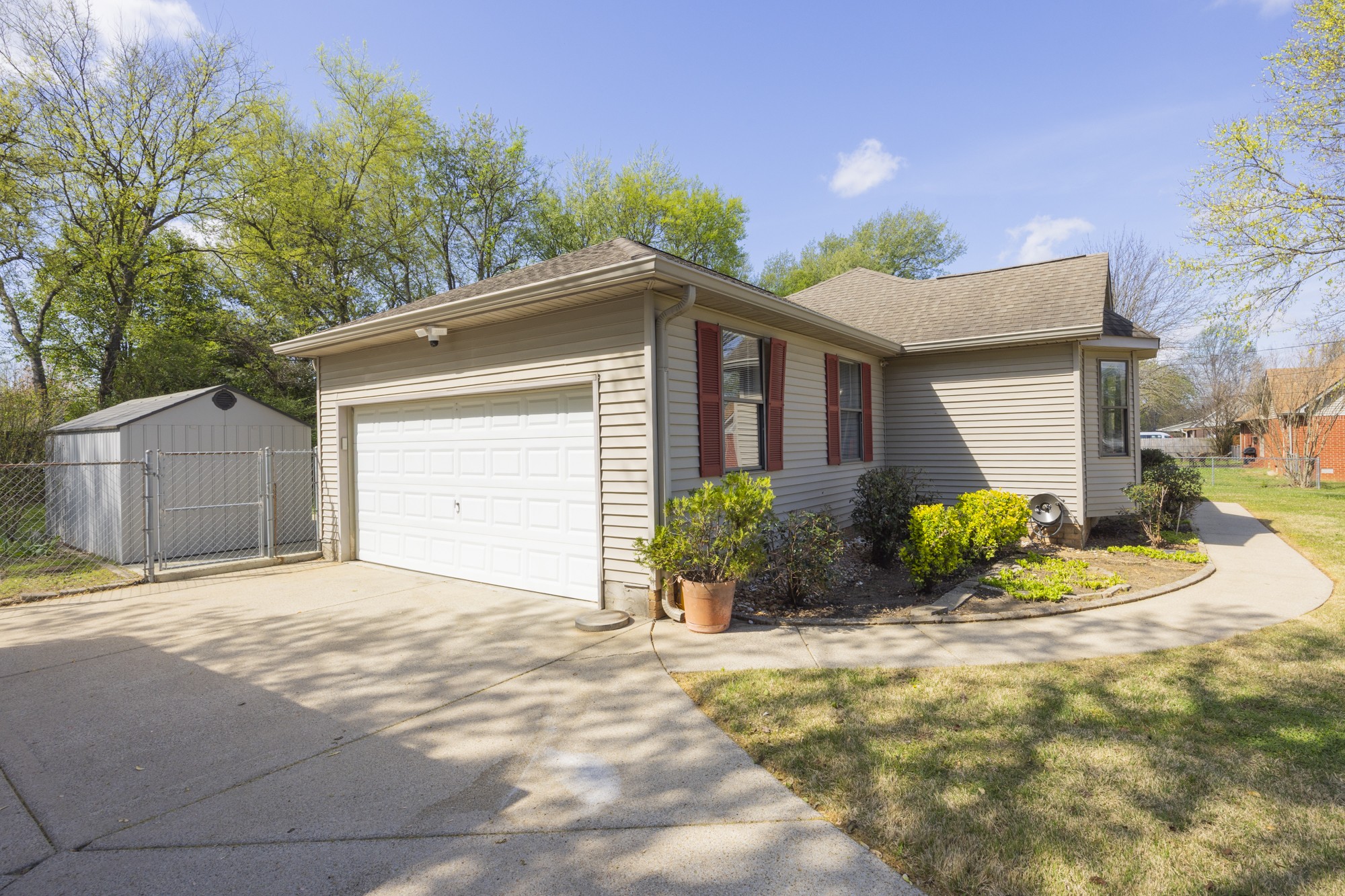 3533 Lehigh Dr