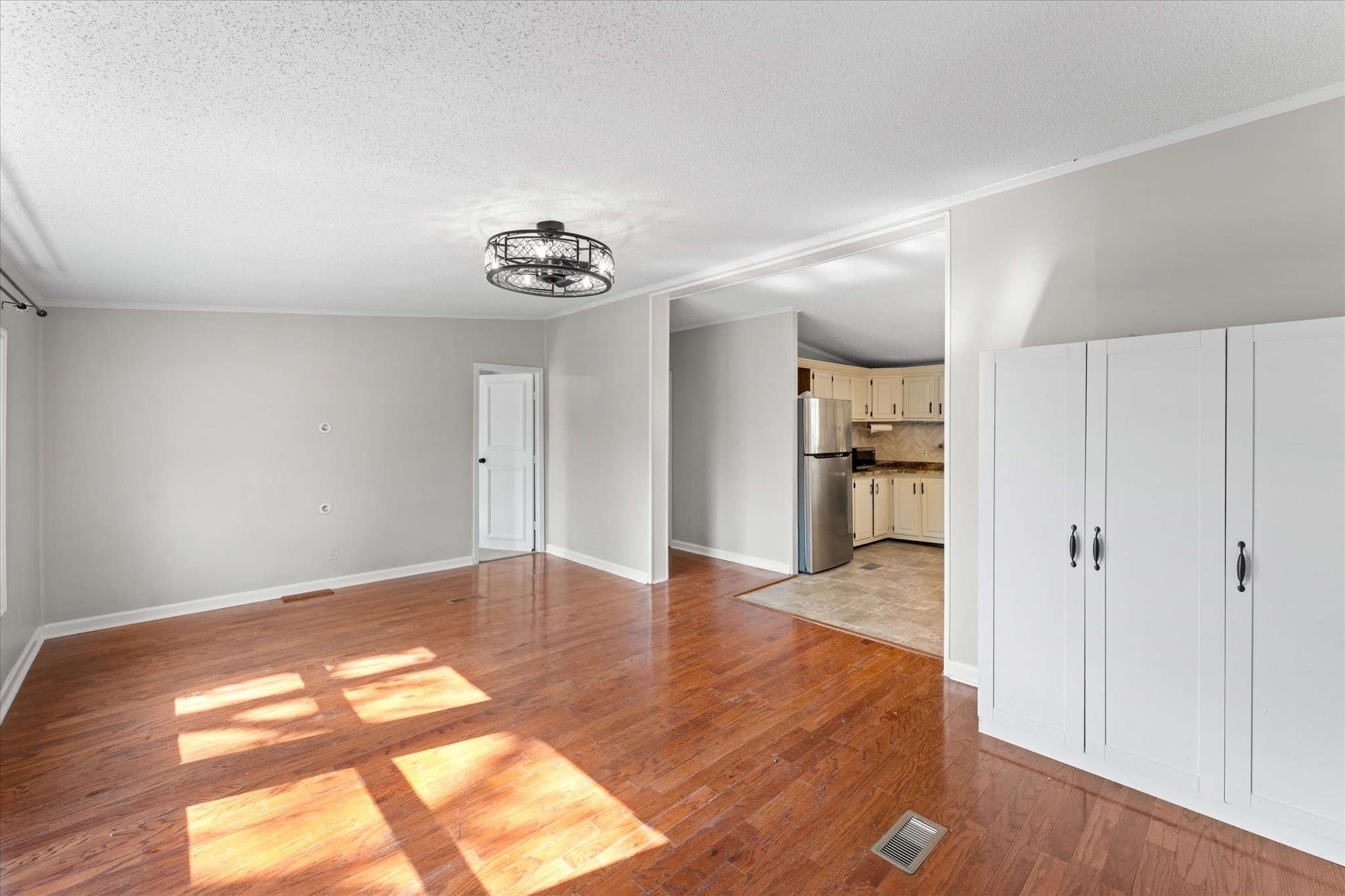 215 Wall St