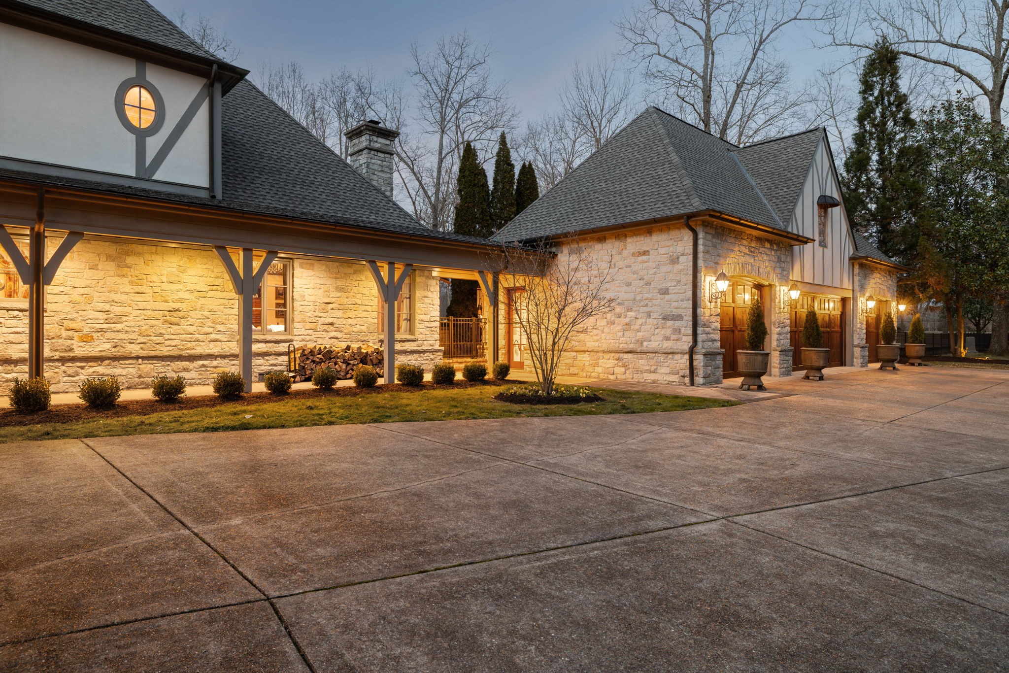 225 Lake Hills Rd