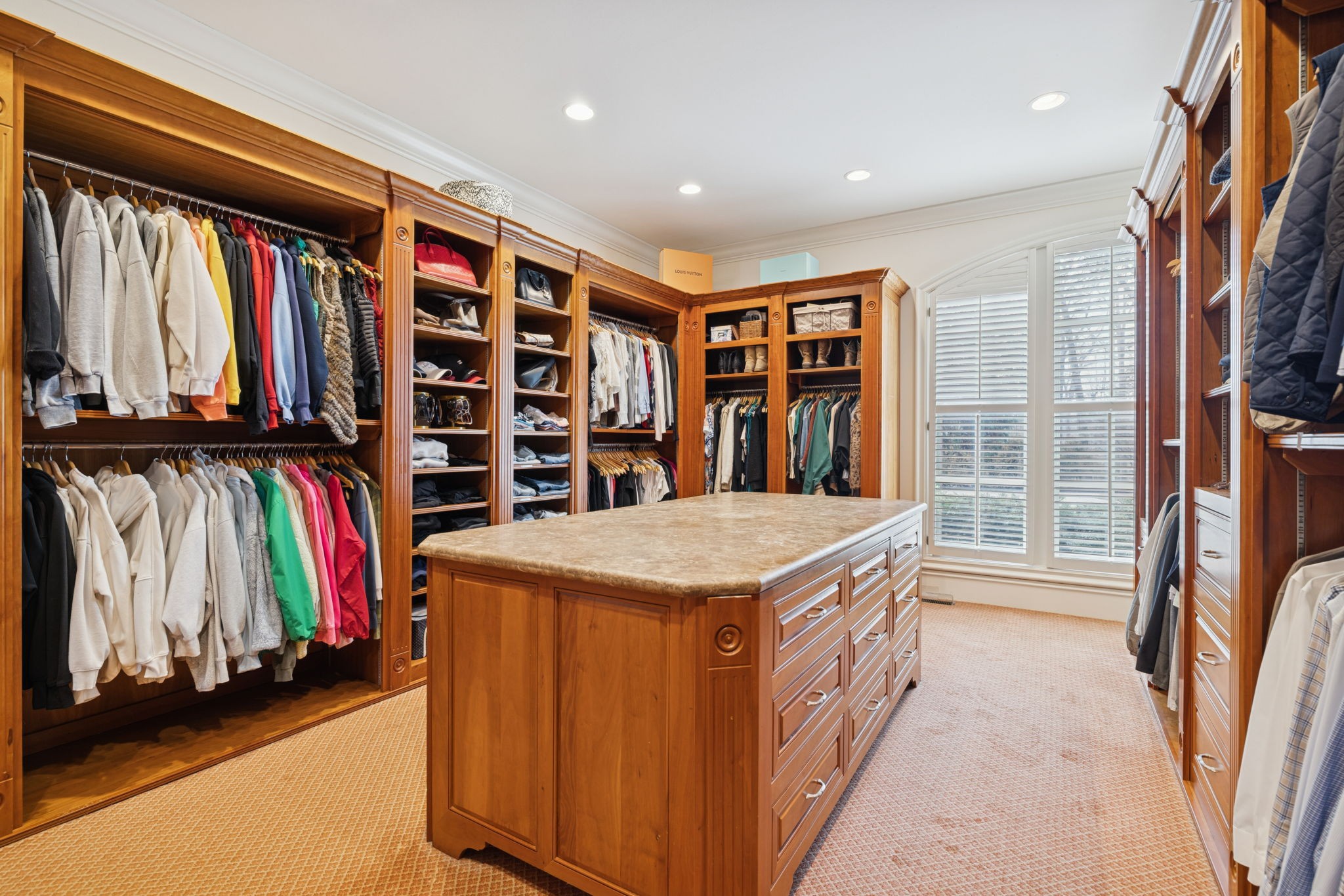 225 Lake Hills Rd