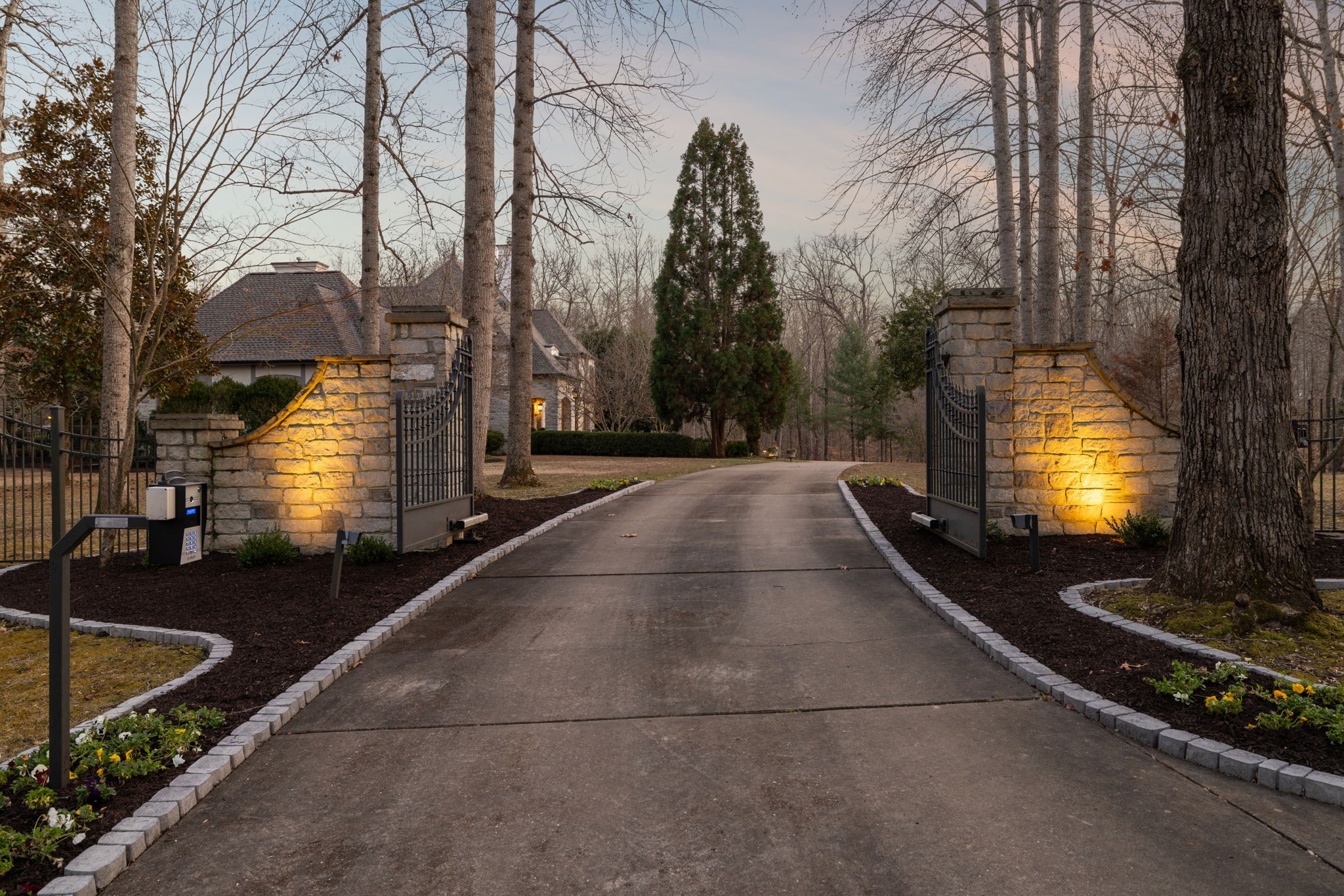 225 Lake Hills Rd