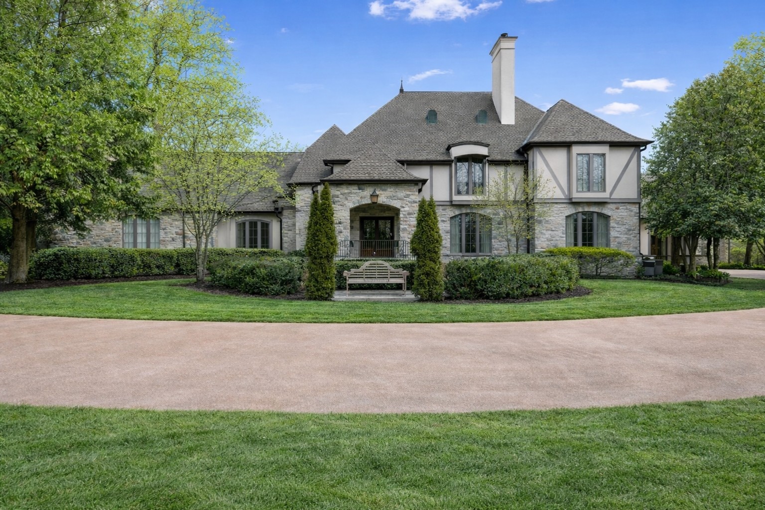 225 Lake Hills Rd