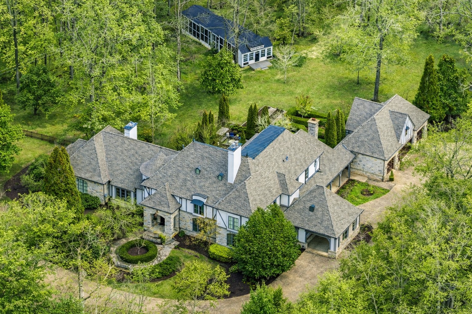 225 Lake Hills Rd