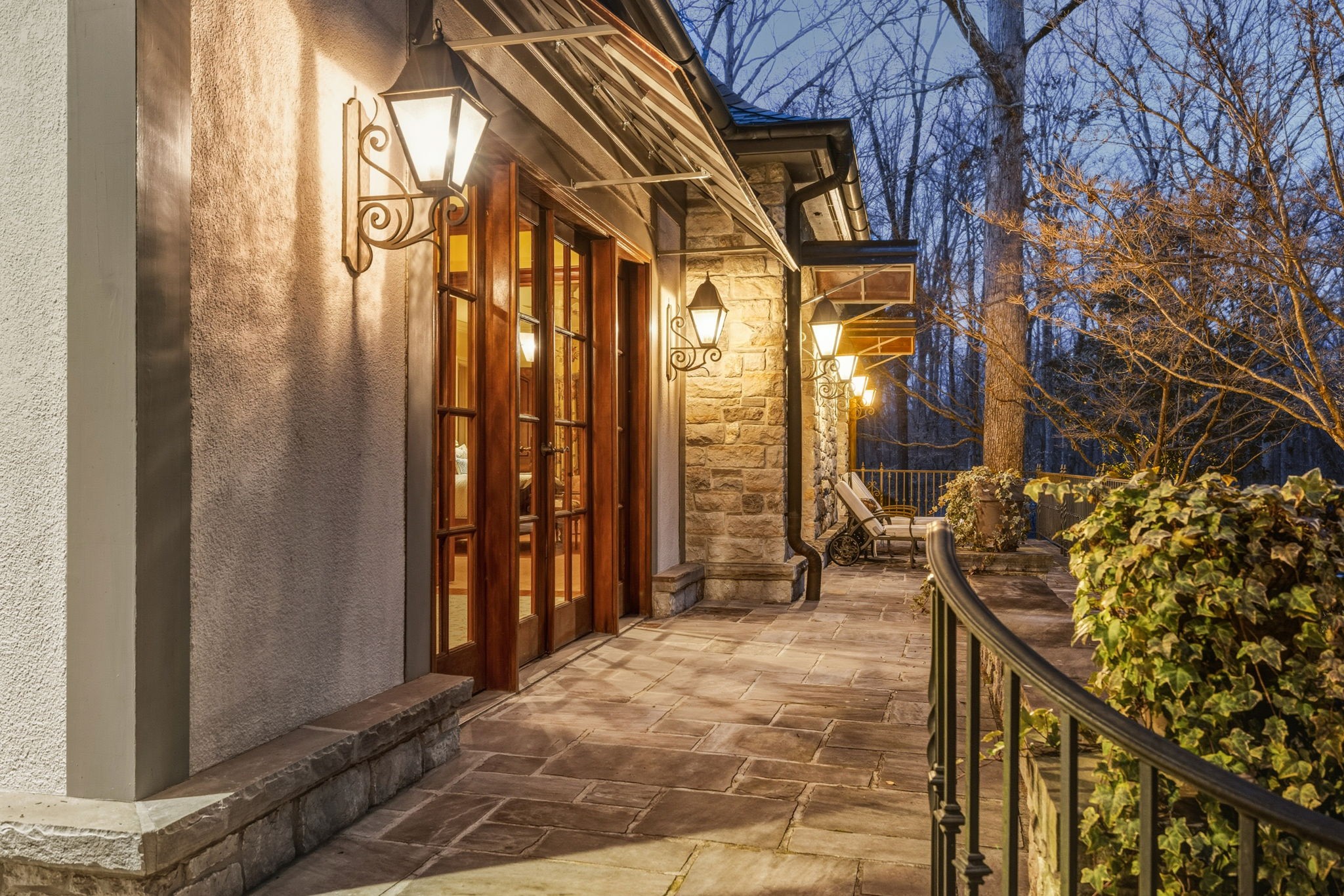 225 Lake Hills Rd