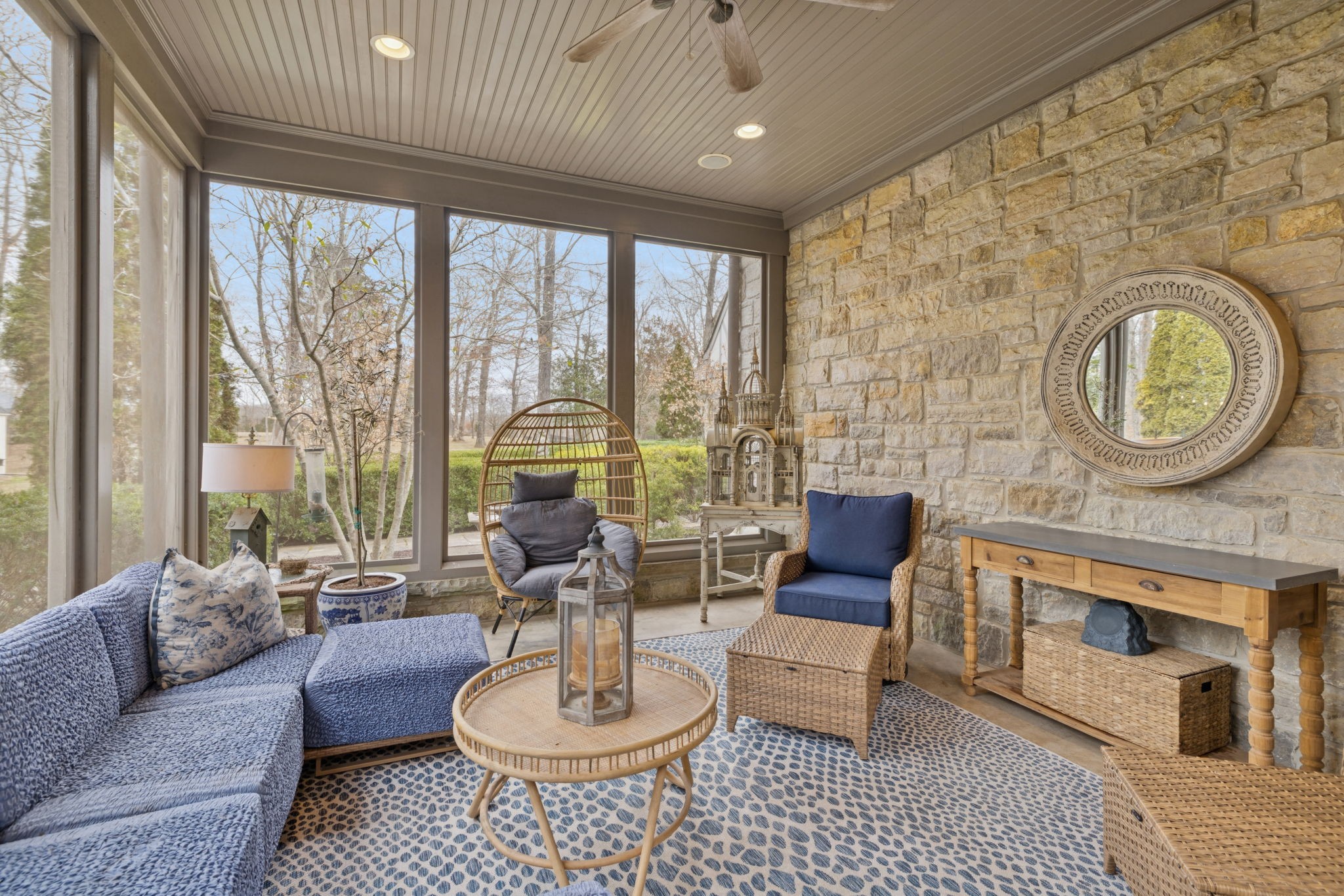 225 Lake Hills Rd