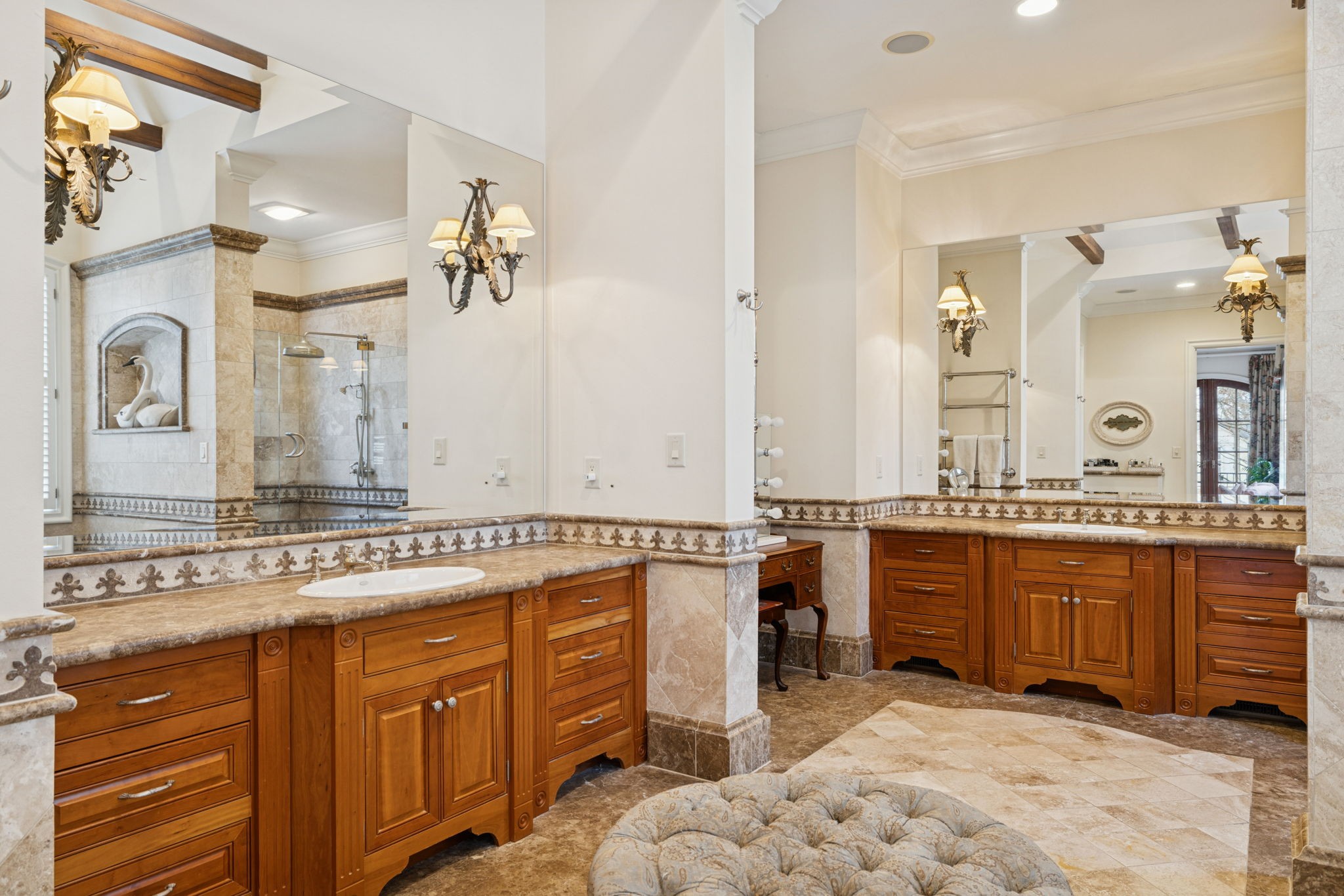 225 Lake Hills Rd