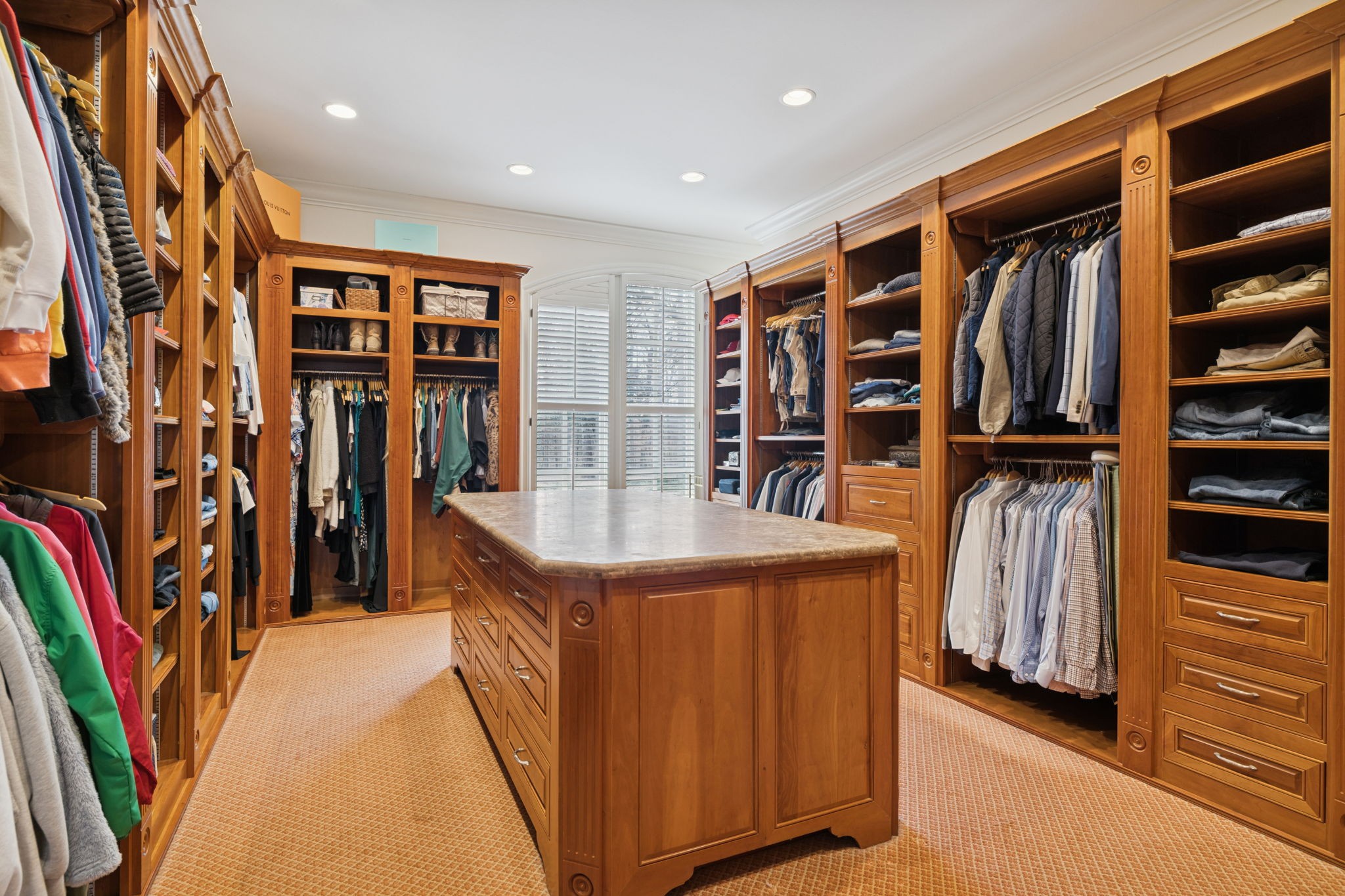 225 Lake Hills Rd
