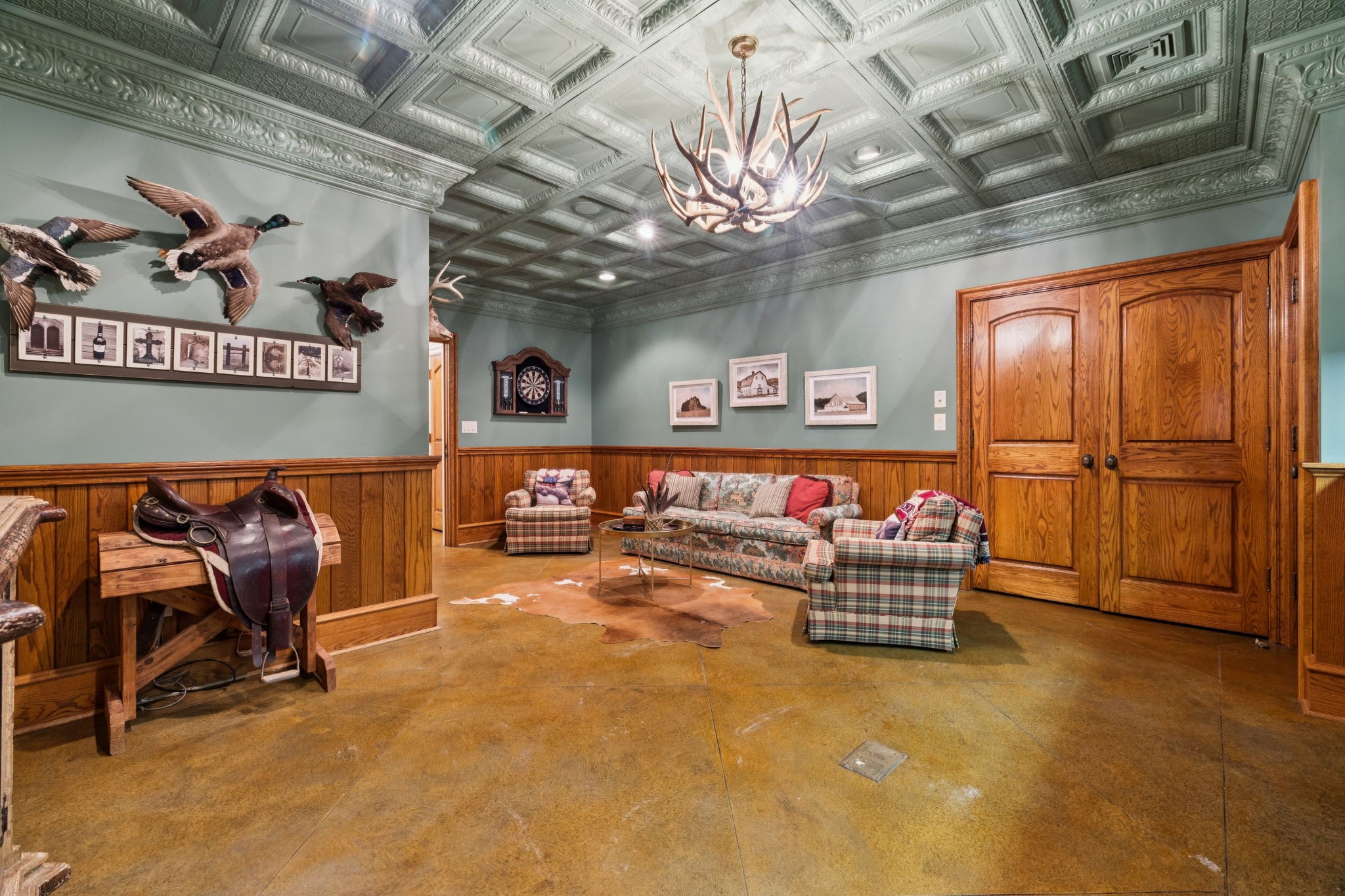 225 Lake Hills Rd