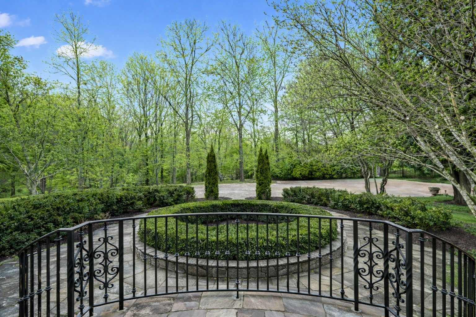 225 Lake Hills Rd