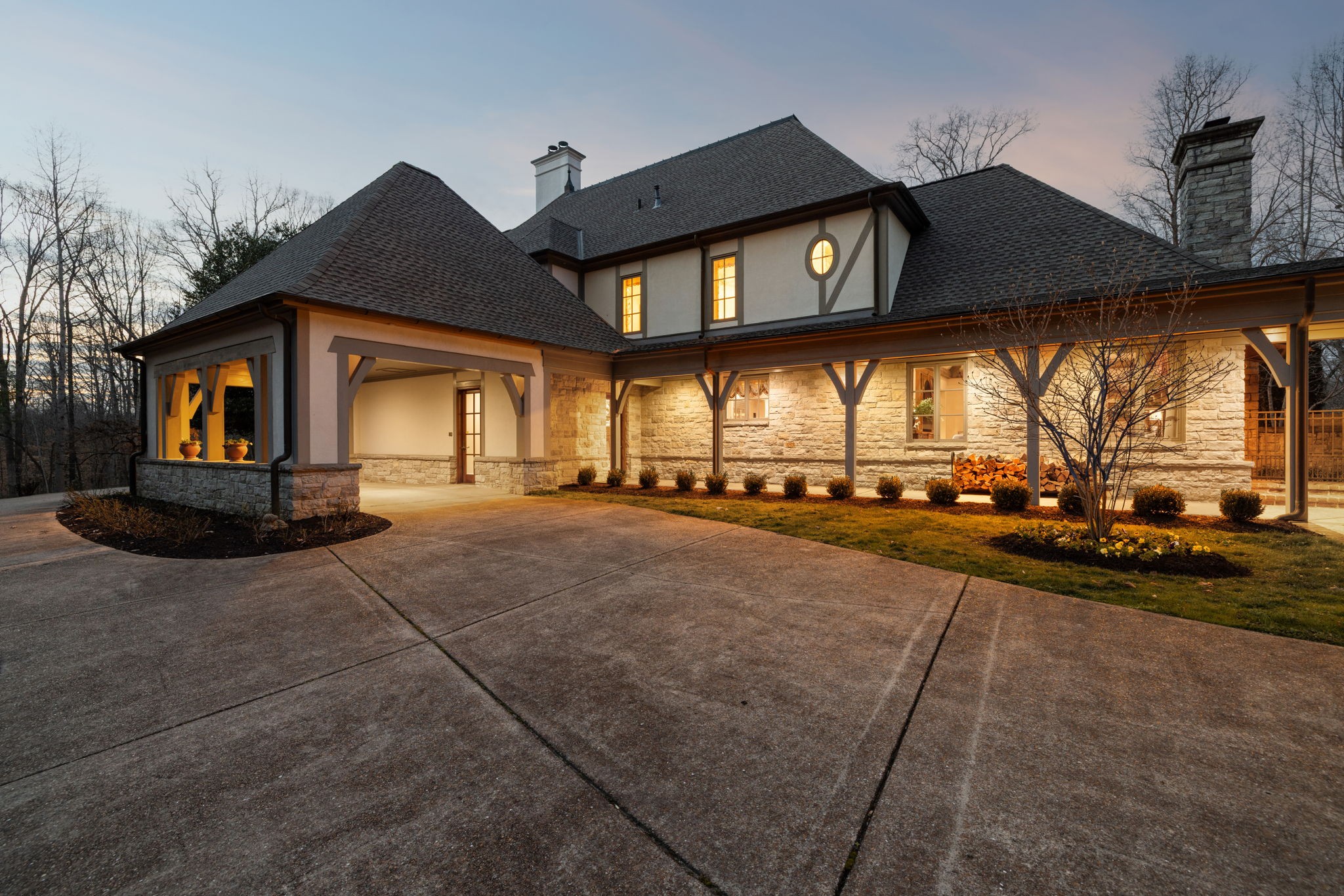 225 Lake Hills Rd