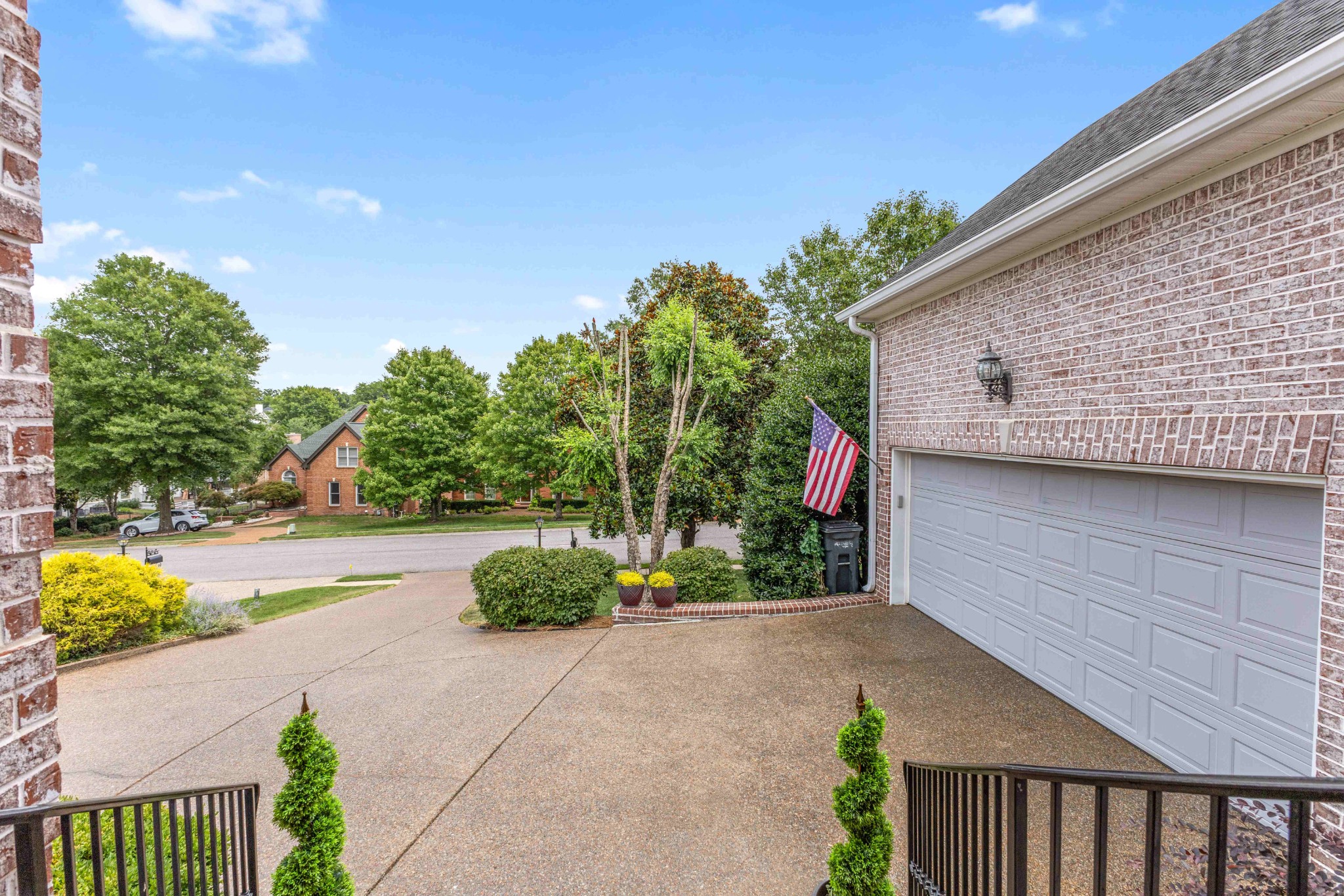 115 N Country Club Dr