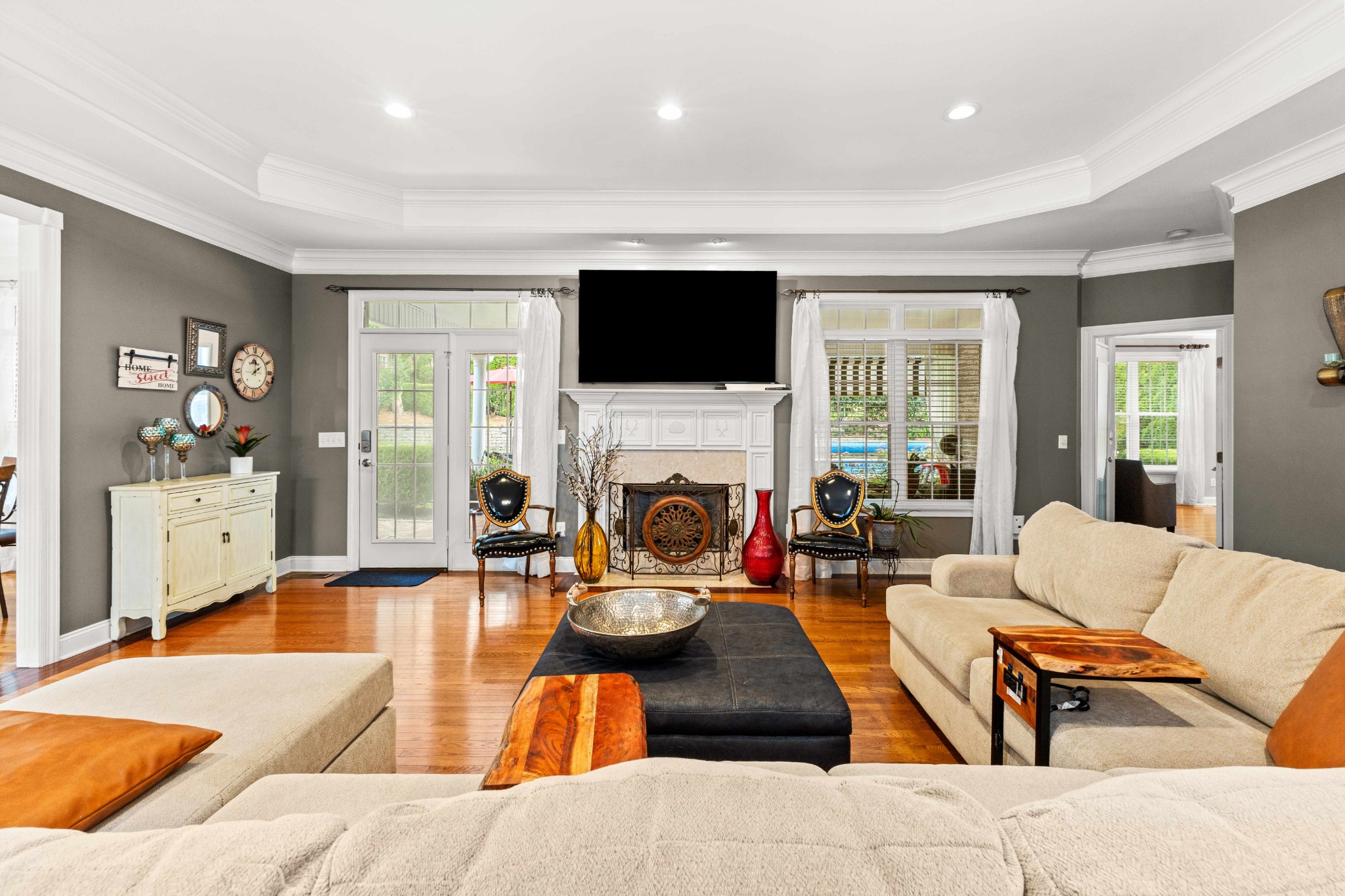 115 N Country Club Dr