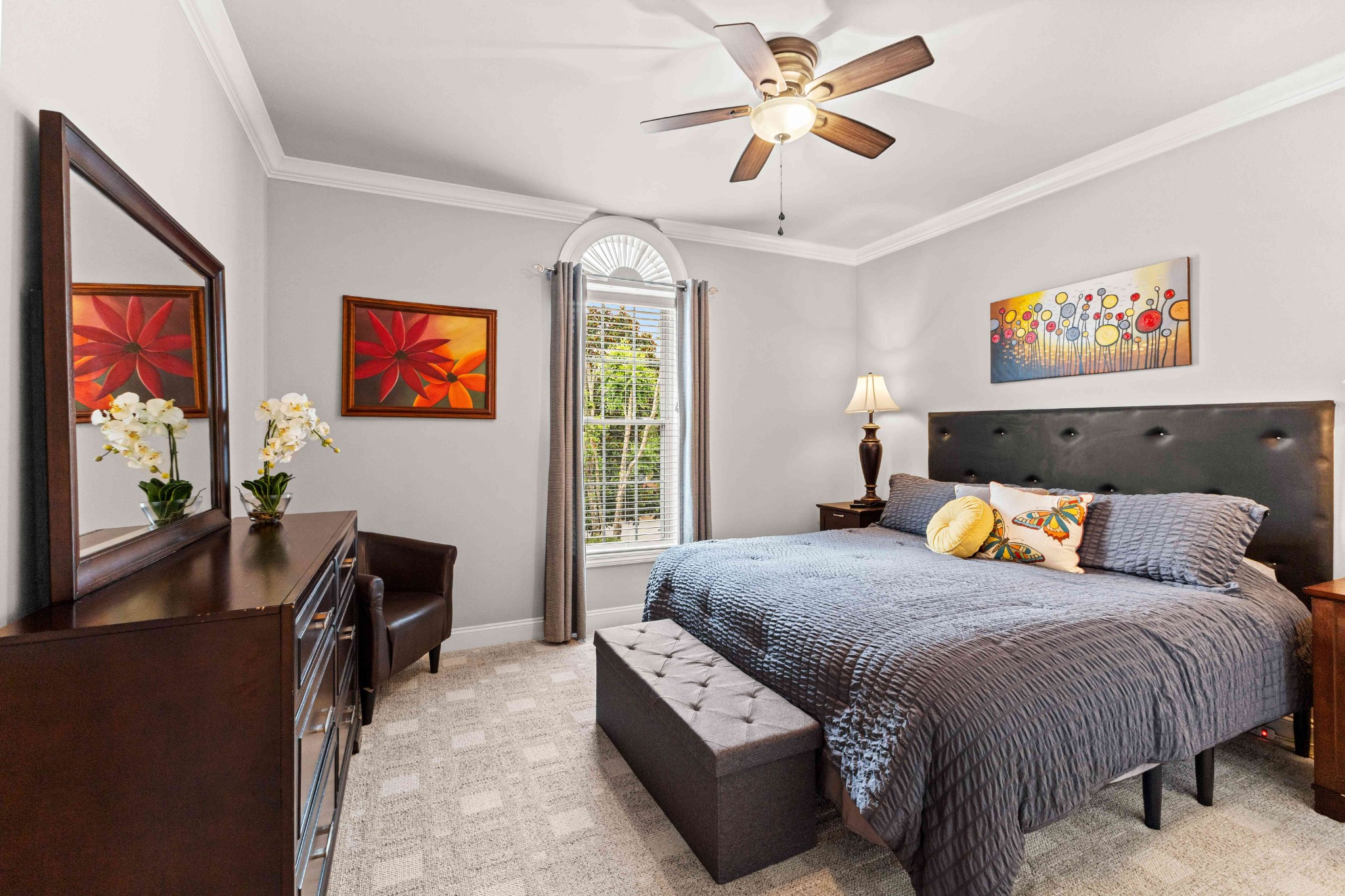 115 N Country Club Dr