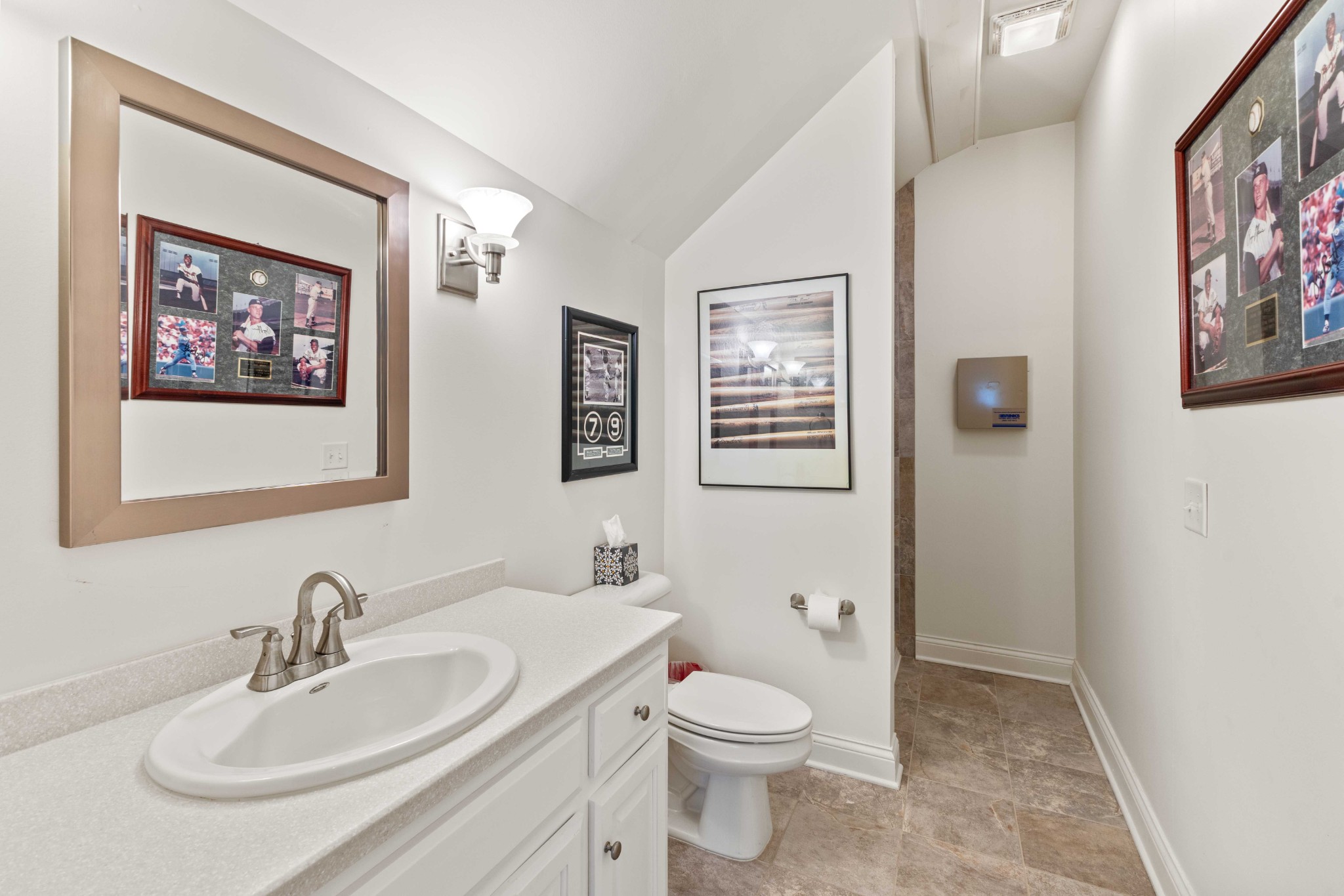 115 N Country Club Dr