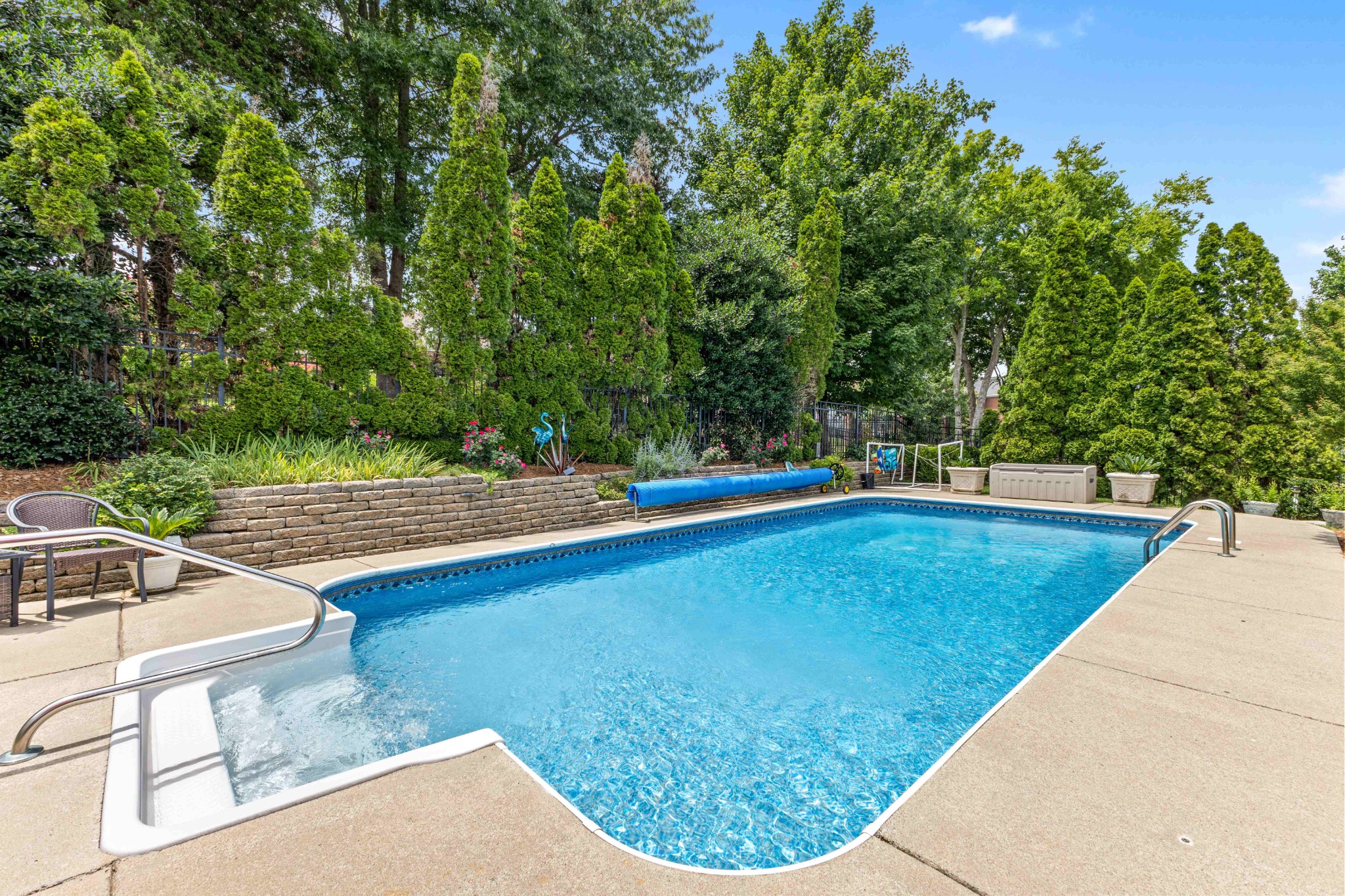 115 N Country Club Dr