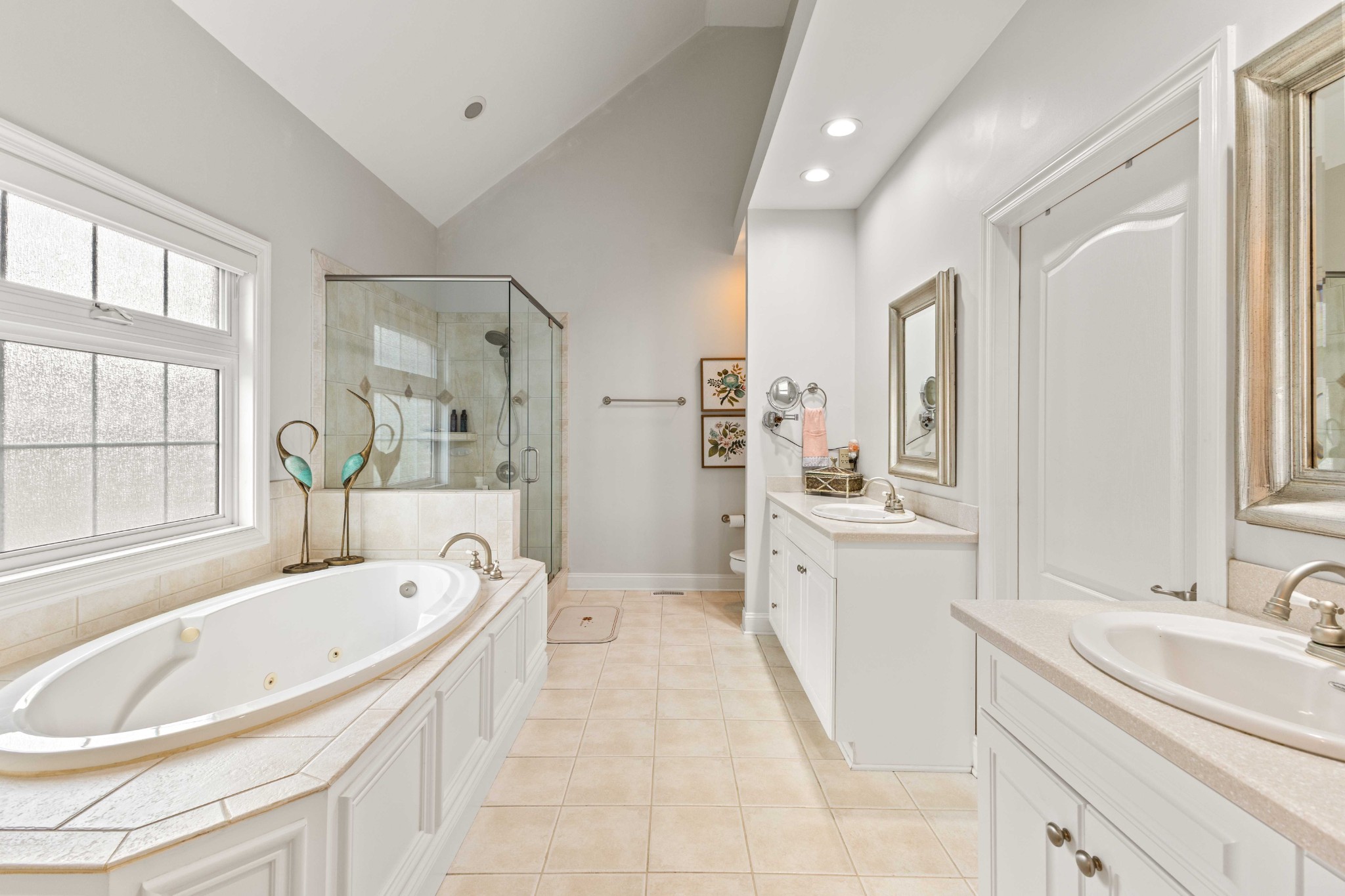 115 N Country Club Dr